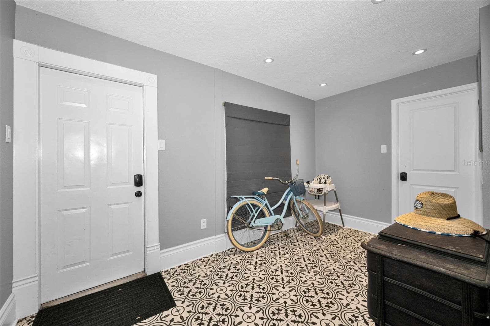 Single Family Residence at 133 N PINELLAS AVE, TARPON SPRINGS, photo 33 of 85