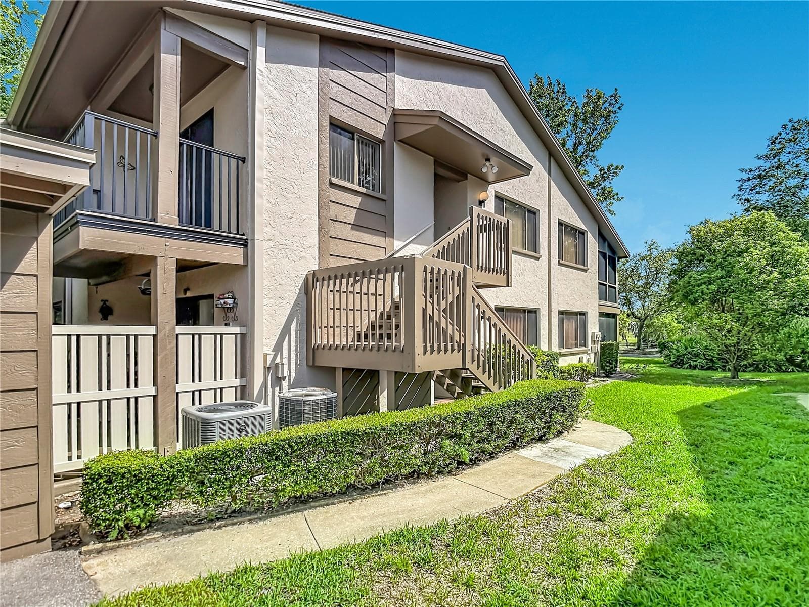 Condominium at 12913 FAIRWAY DR #D, HUDSON, photo 3 of 69