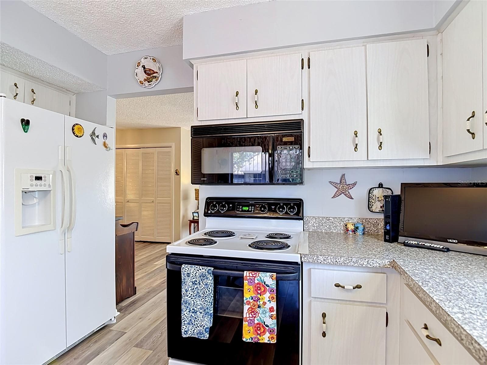 Condominium at 12913 FAIRWAY DR #D, HUDSON, photo 10 of 69