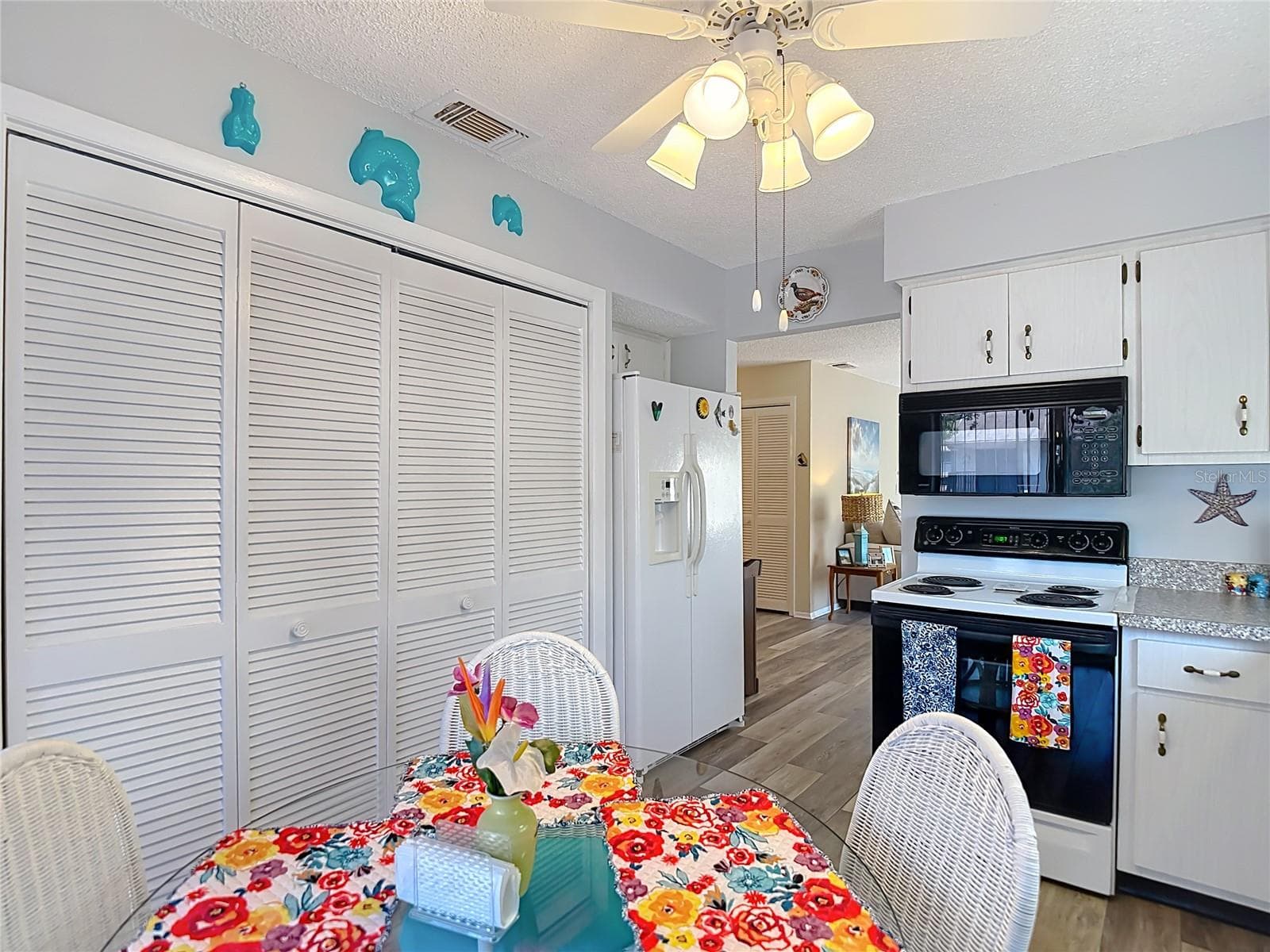 Condominium at 12913 FAIRWAY DR #D, HUDSON, photo 12 of 69