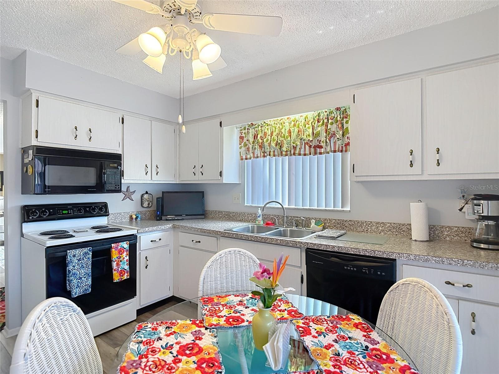Condominium at 12913 FAIRWAY DR #D, HUDSON, photo 13 of 69