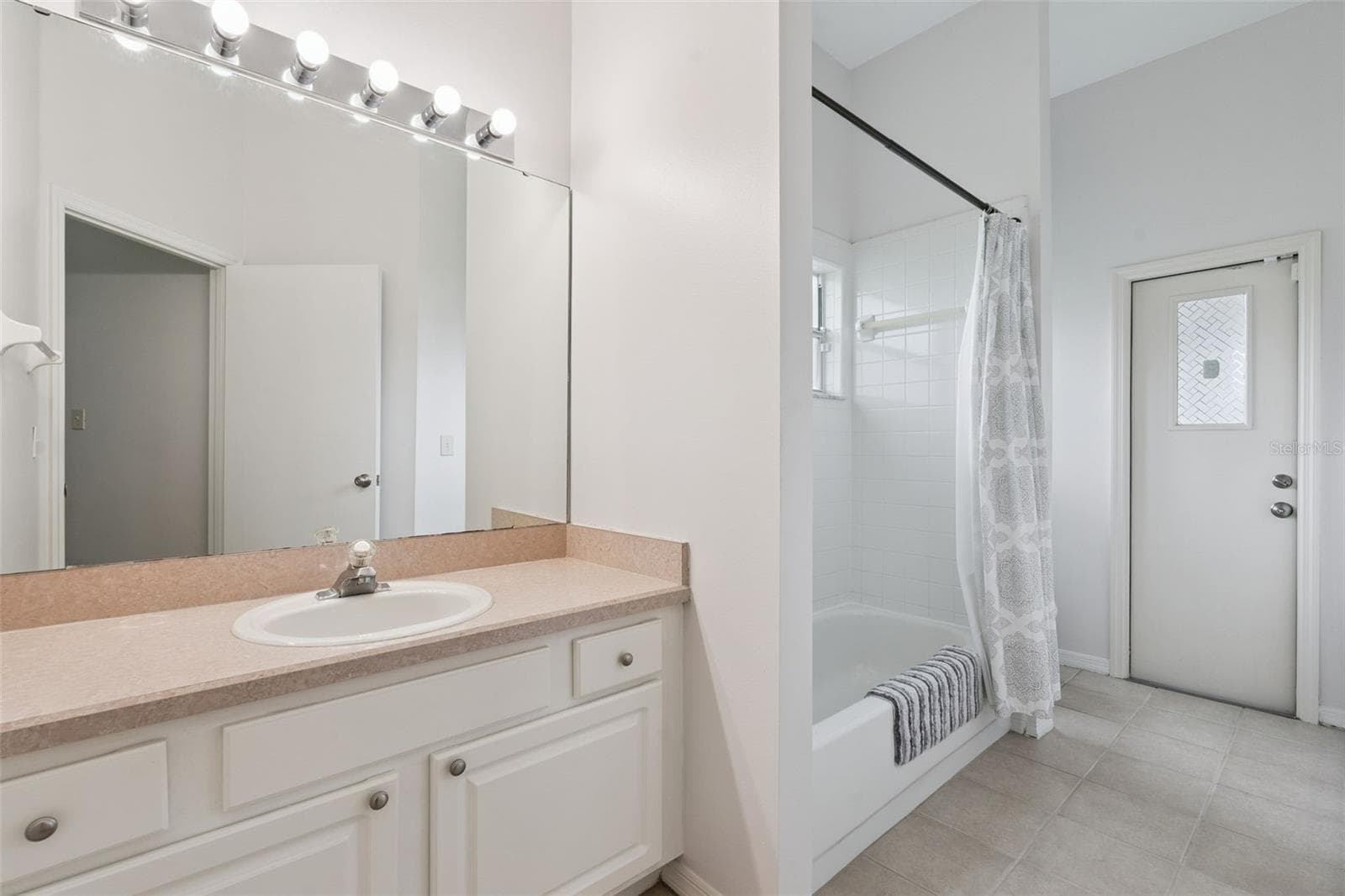Bath 2 - 14825 GREATER PINES BLVD, CLERMONT