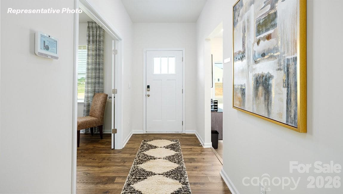 Single Family Residence at 5604 Pamplona Way, Charlotte, photo 2 of 37