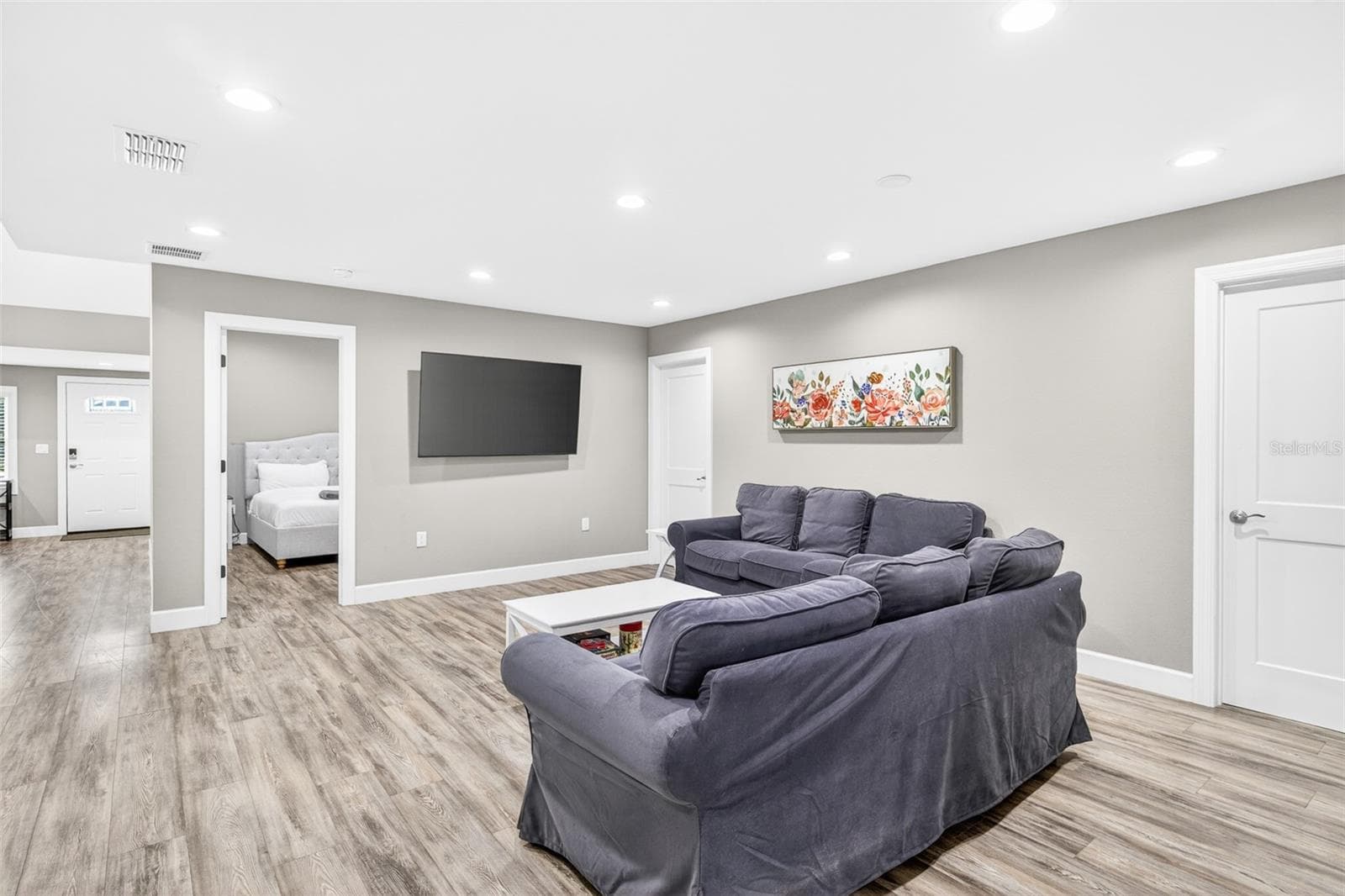 Single Family Residence at 420 E CYPRESS ST, WINTER GARDEN, photo 9 of 39