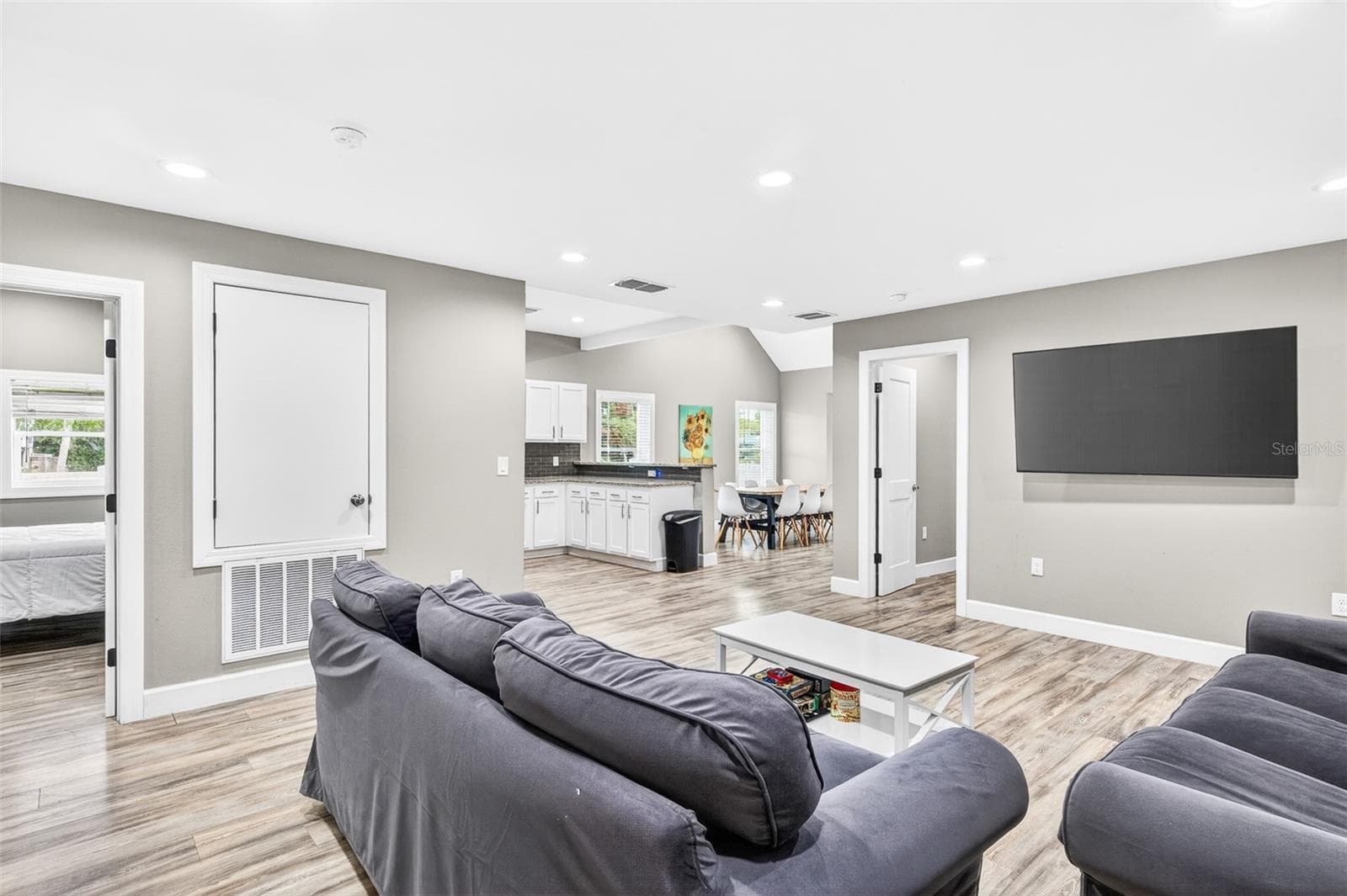Single Family Residence at 420 E CYPRESS ST, WINTER GARDEN, photo 10 of 39