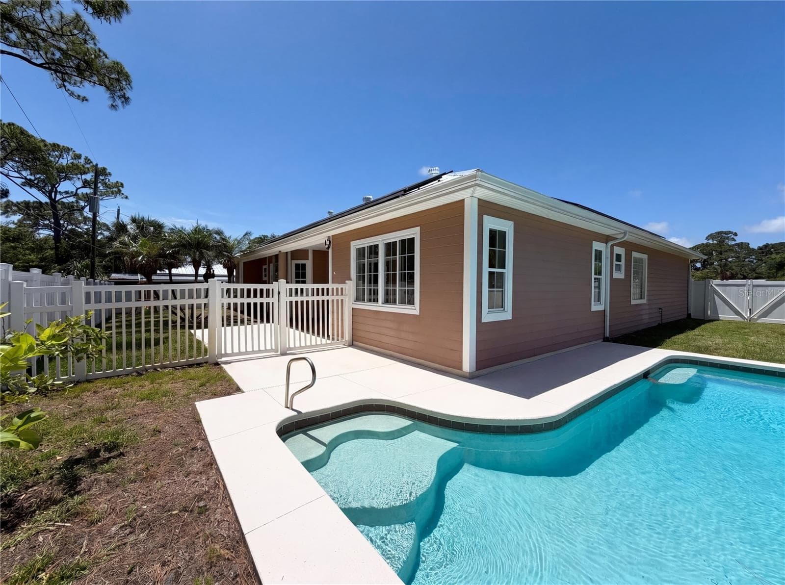 Single Family Residence at 375 NORA AVE, MERRITT ISLAND, photo 5 of 39