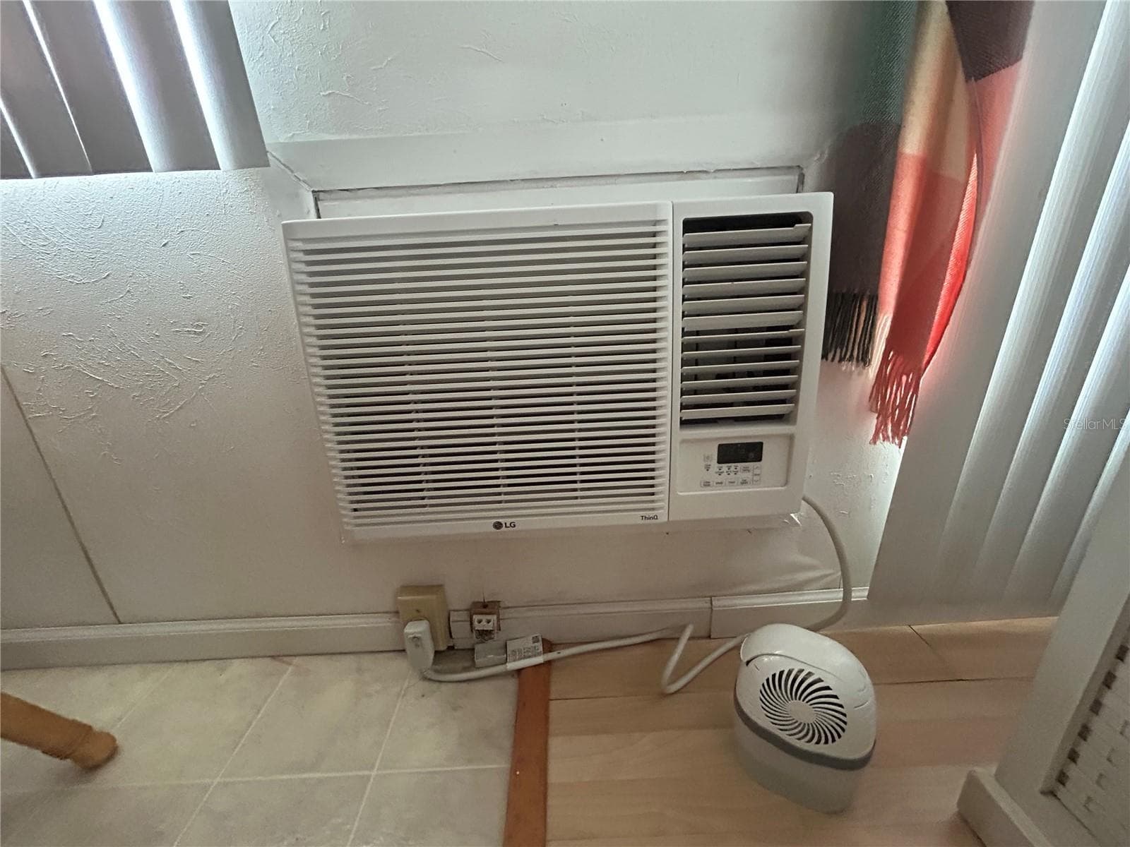 Wall AC in Living Room/Kitchen - 12674 SEMINOLE BLVD #S18, LARGO