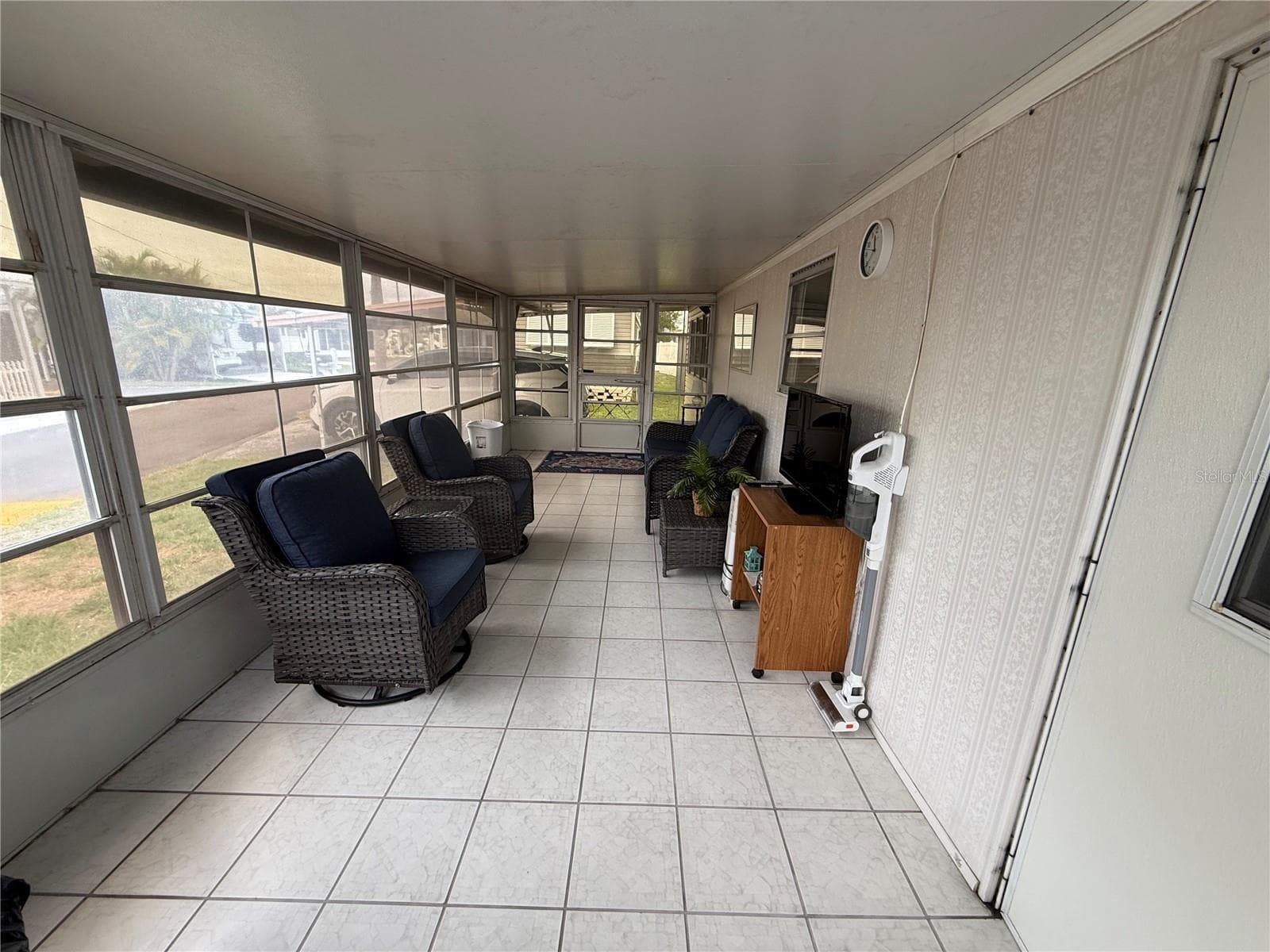 Screened in Lanai - 12674 SEMINOLE BLVD #S18, LARGO