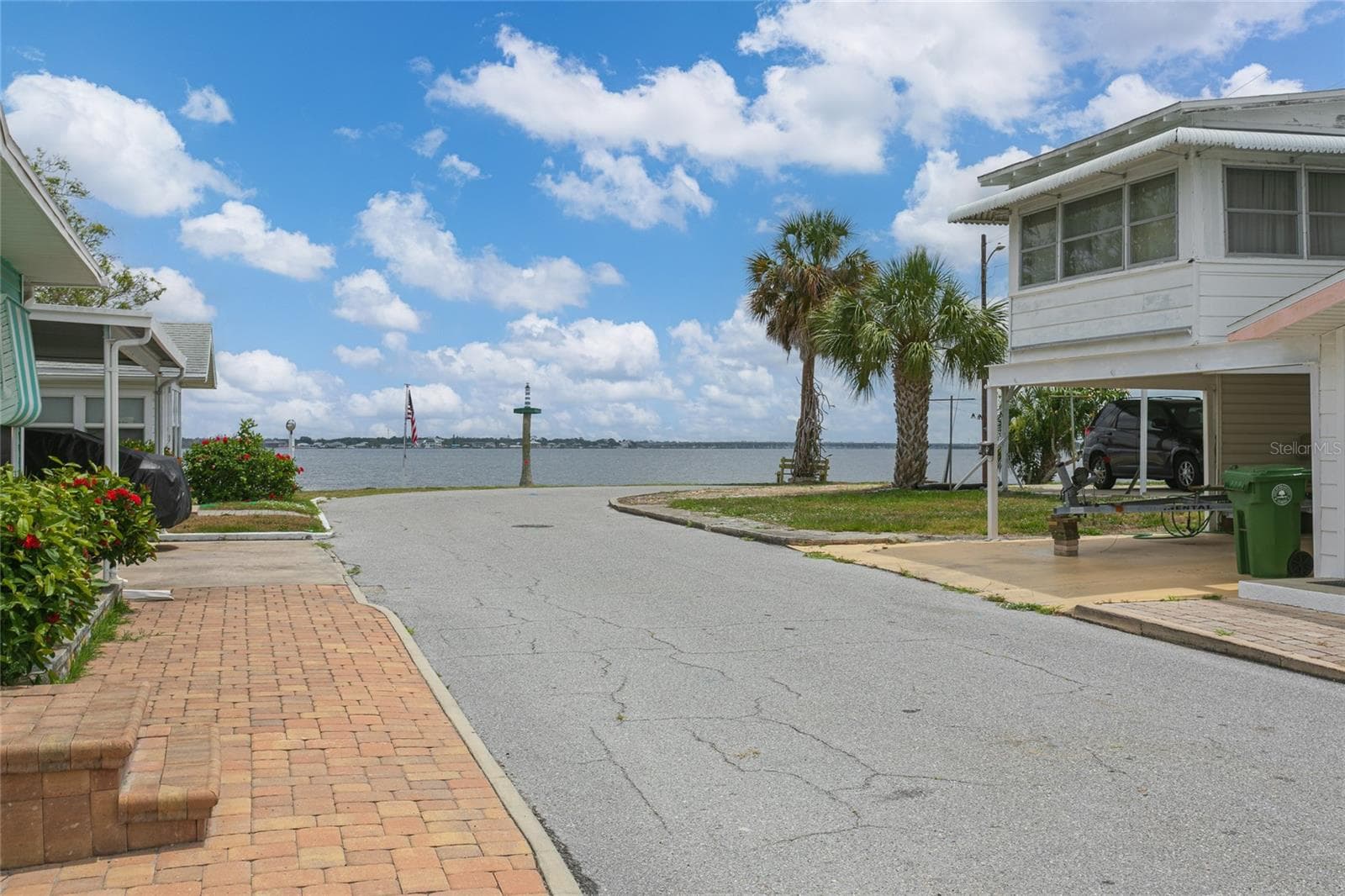 Single Family Residence at 14 LAFAYETTE ST, BRADENTON, photo 2 of 51