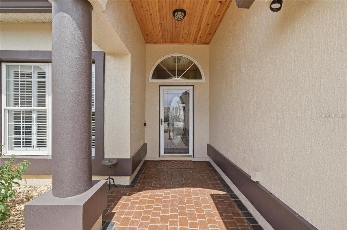 Single Family Residence at 5767 SANDPIPERS DR, LAKELAND, photo 2 of 77
