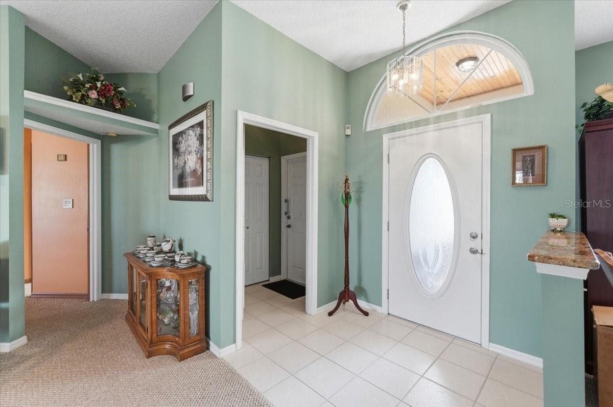 Single Family Residence at 5767 SANDPIPERS DR, LAKELAND, photo 3 of 77