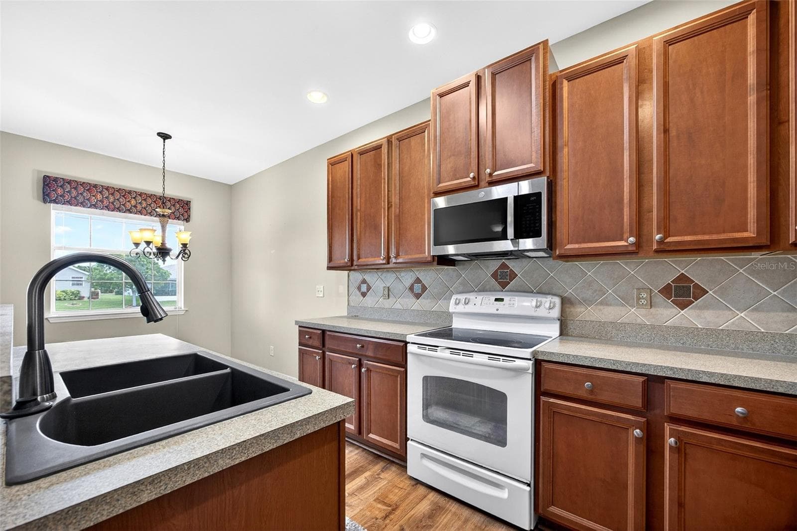 Single Family Residence at 24611 RIO VILLA LAKES CIR, PUNTA GORDA, photo 11 of 49