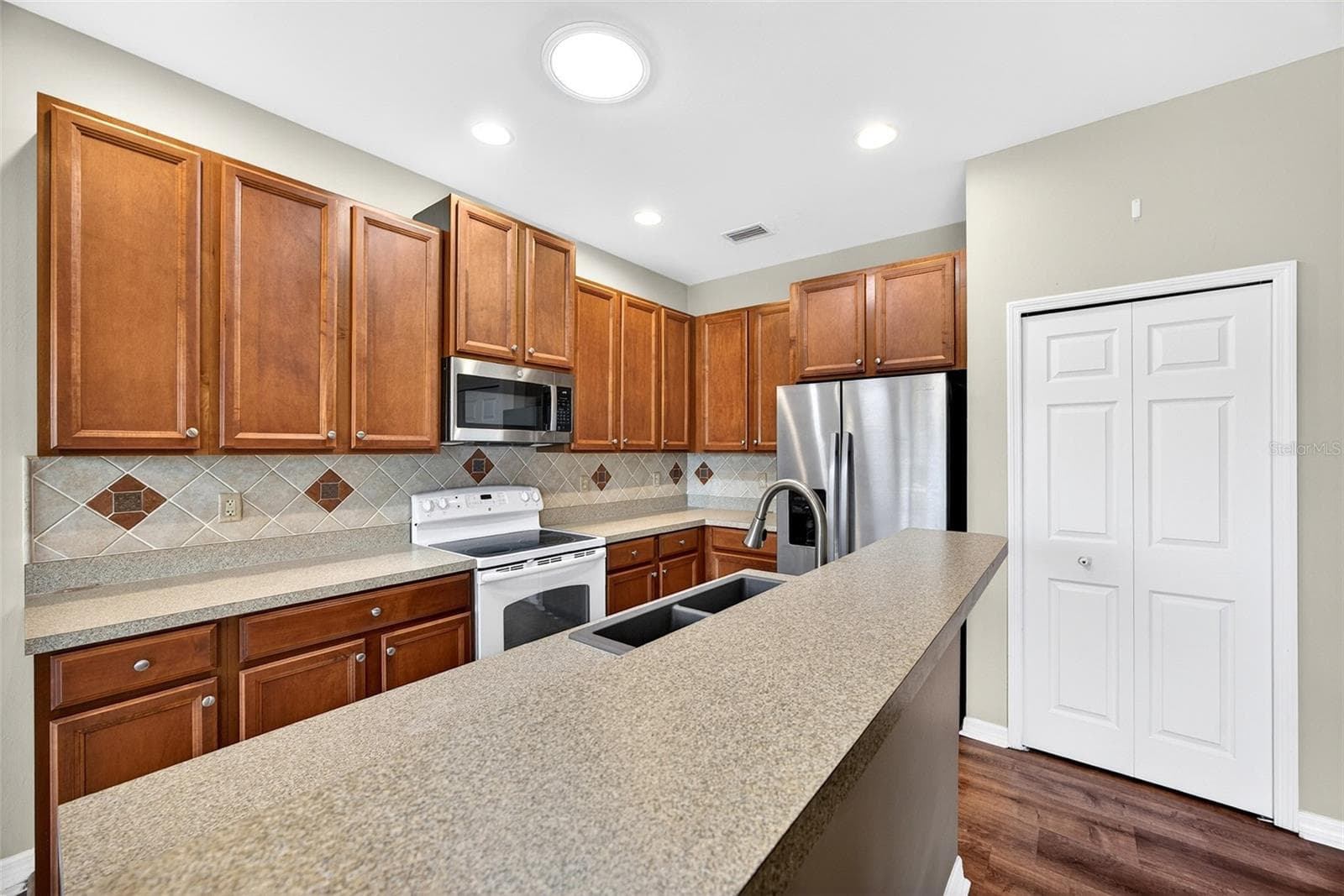 Single Family Residence at 24611 RIO VILLA LAKES CIR, PUNTA GORDA, photo 12 of 49