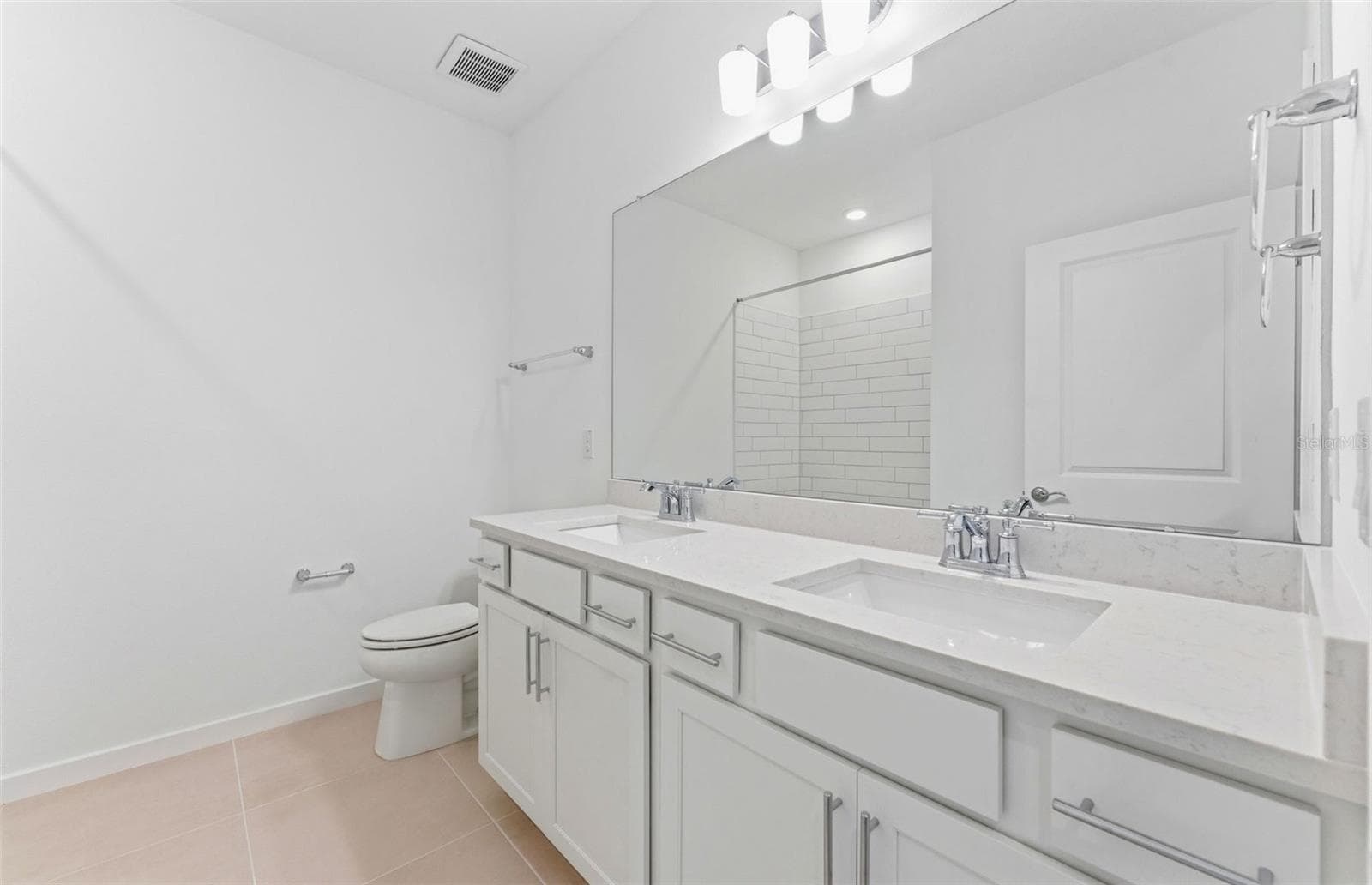 Bathroom 2 w/Dual Sinks - 9738 AUTUMN RIDGE AVE, RIVERVIEW