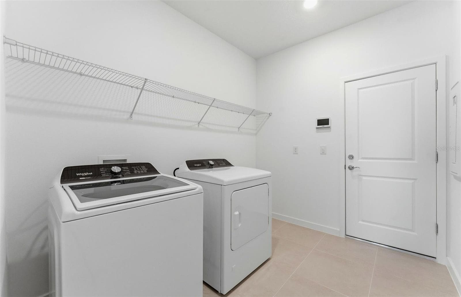 Laundry Room w/Whirlpool Washer and Dryer - 9738 AUTUMN RIDGE AVE, RIVERVIEW