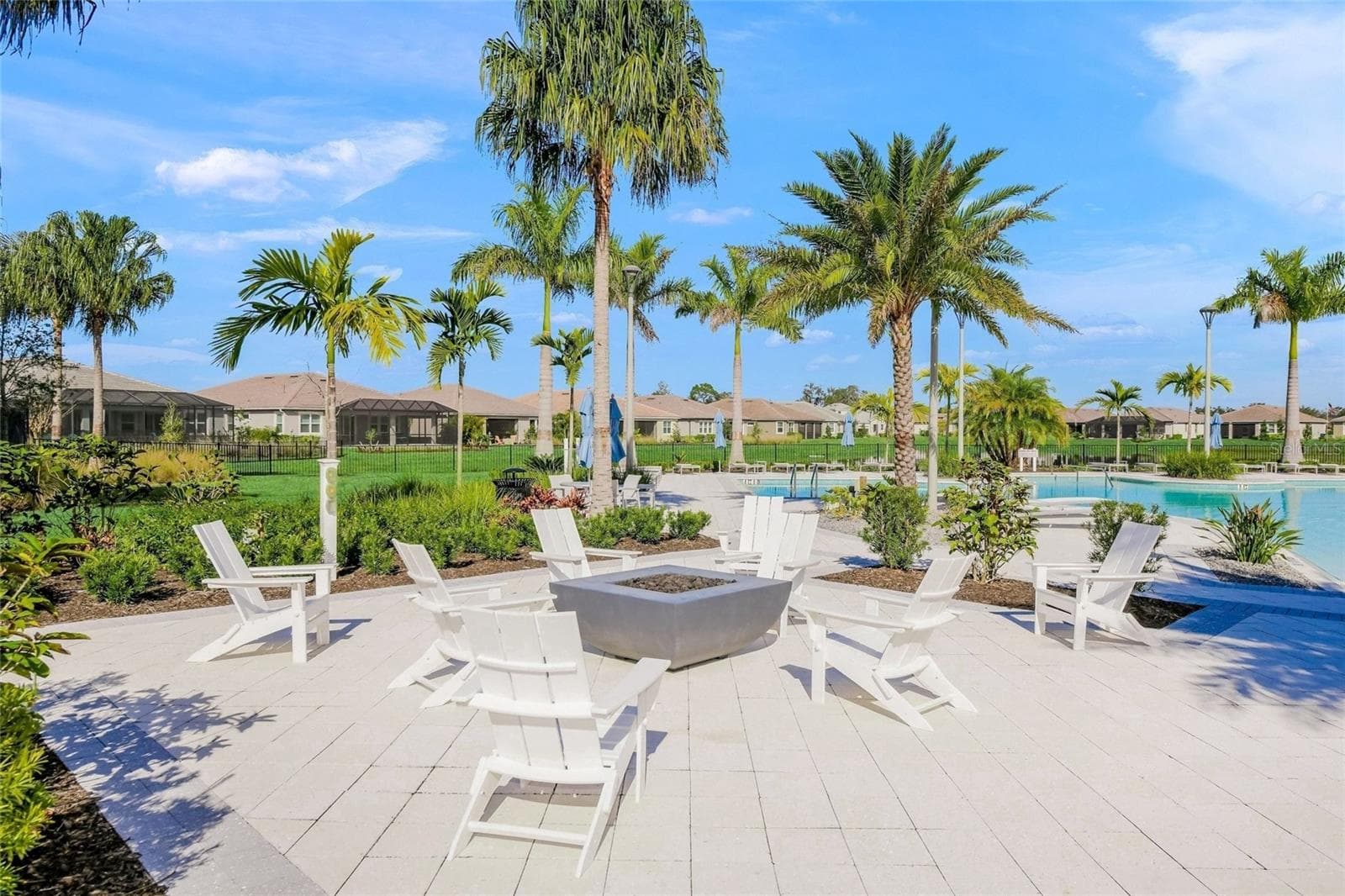 Fire Pit Conversation Area - 5773 LONG SHORE LOOP, SARASOTA