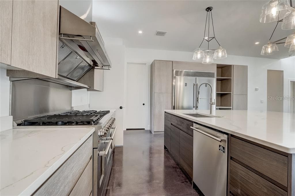 Single Family Residence at 641 NORTHWOOD CIRCLE, WINTER PARK, photo 11 of 37