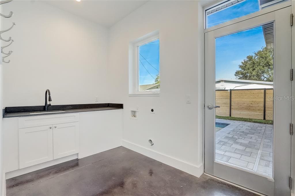 Laundry room, first floor - 641 NORTHWOOD CIRCLE, WINTER PARK