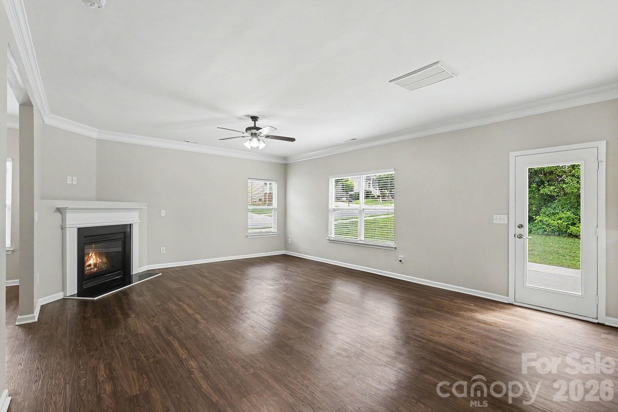 Single Family Residence at 5618 Stowe Derby Drive, Charlotte, photo 6 of 33