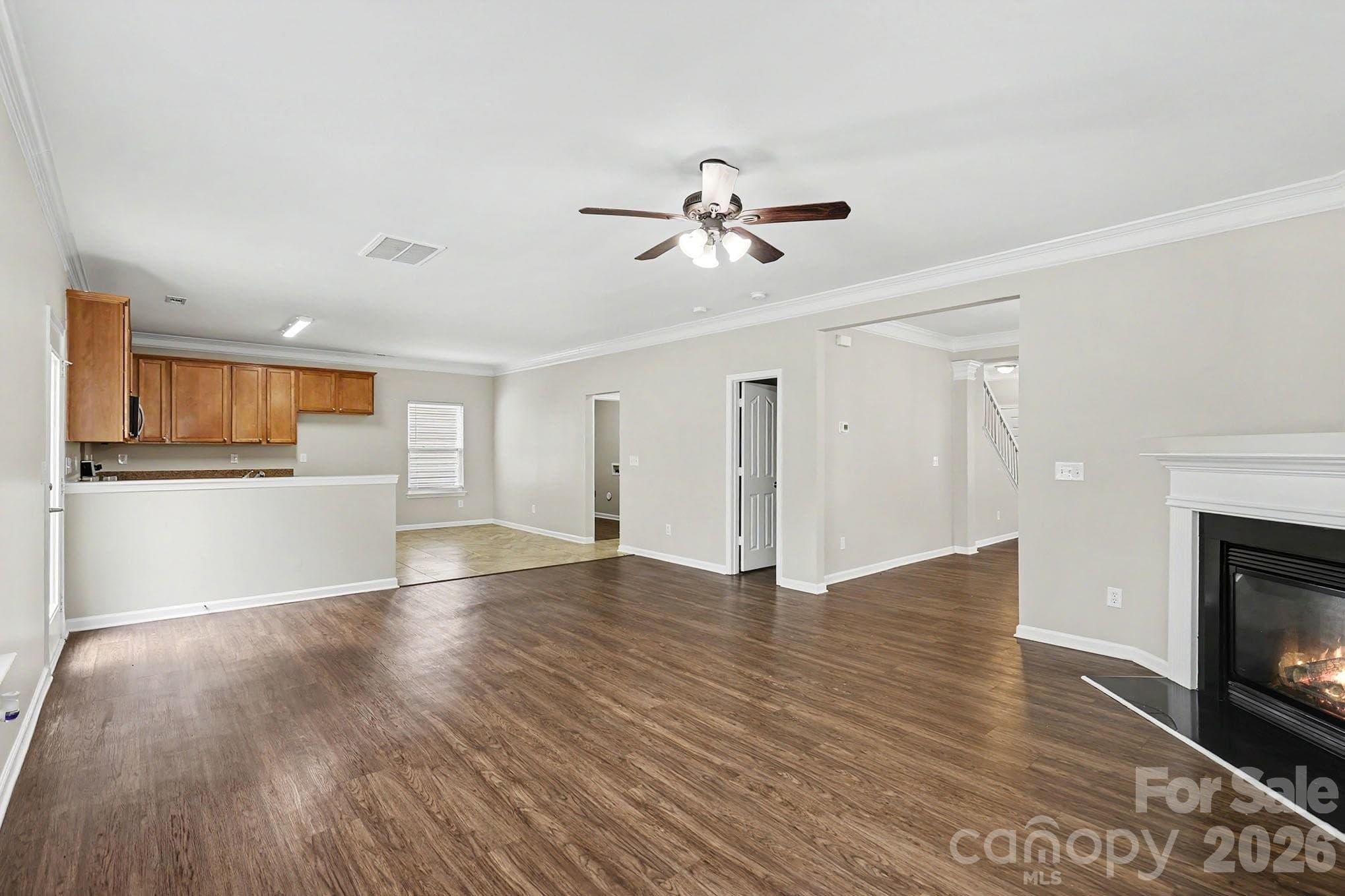 Single Family Residence at 5618 Stowe Derby Drive, Charlotte, photo 8 of 33