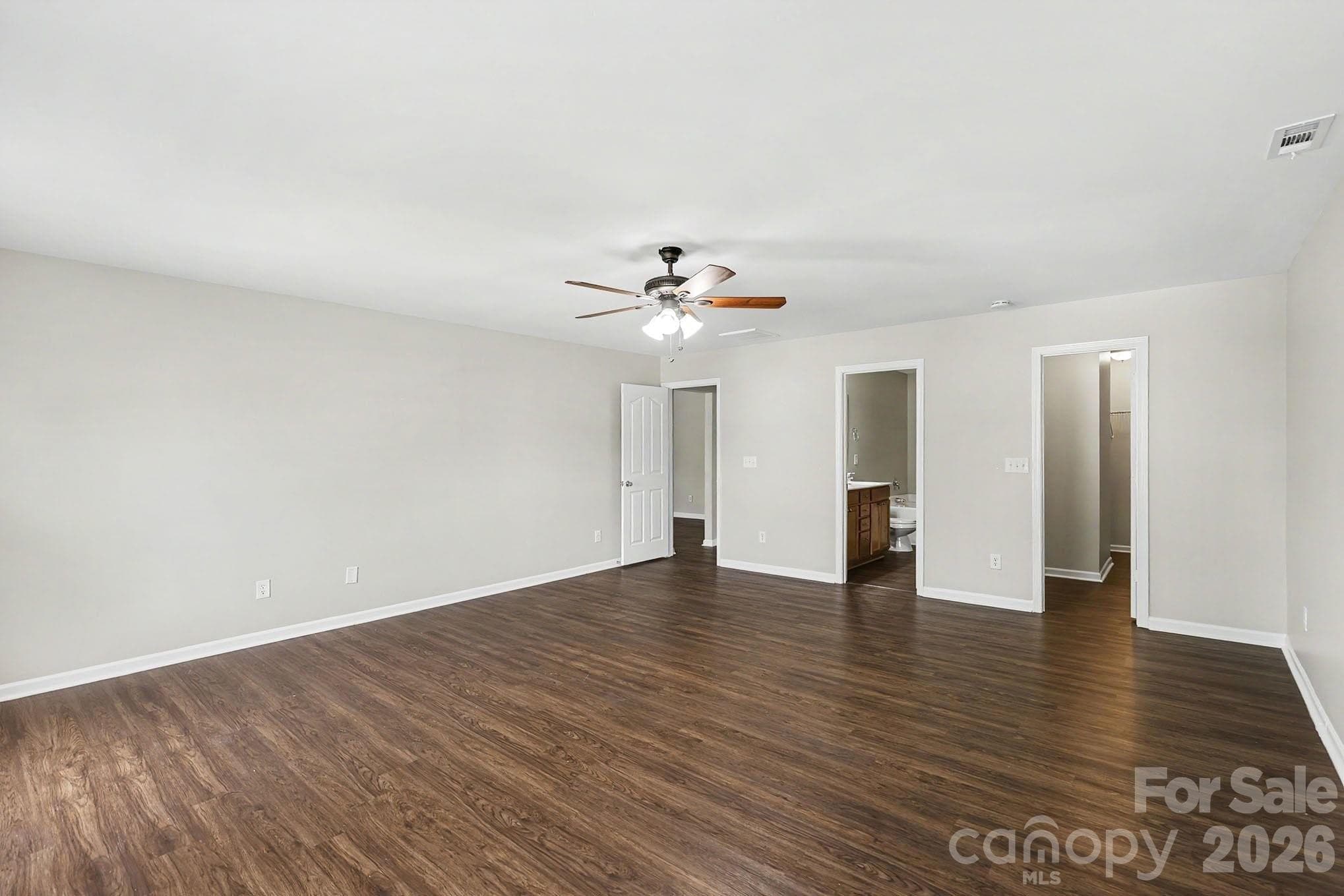 Single Family Residence at 5618 Stowe Derby Drive, Charlotte, photo 20 of 33