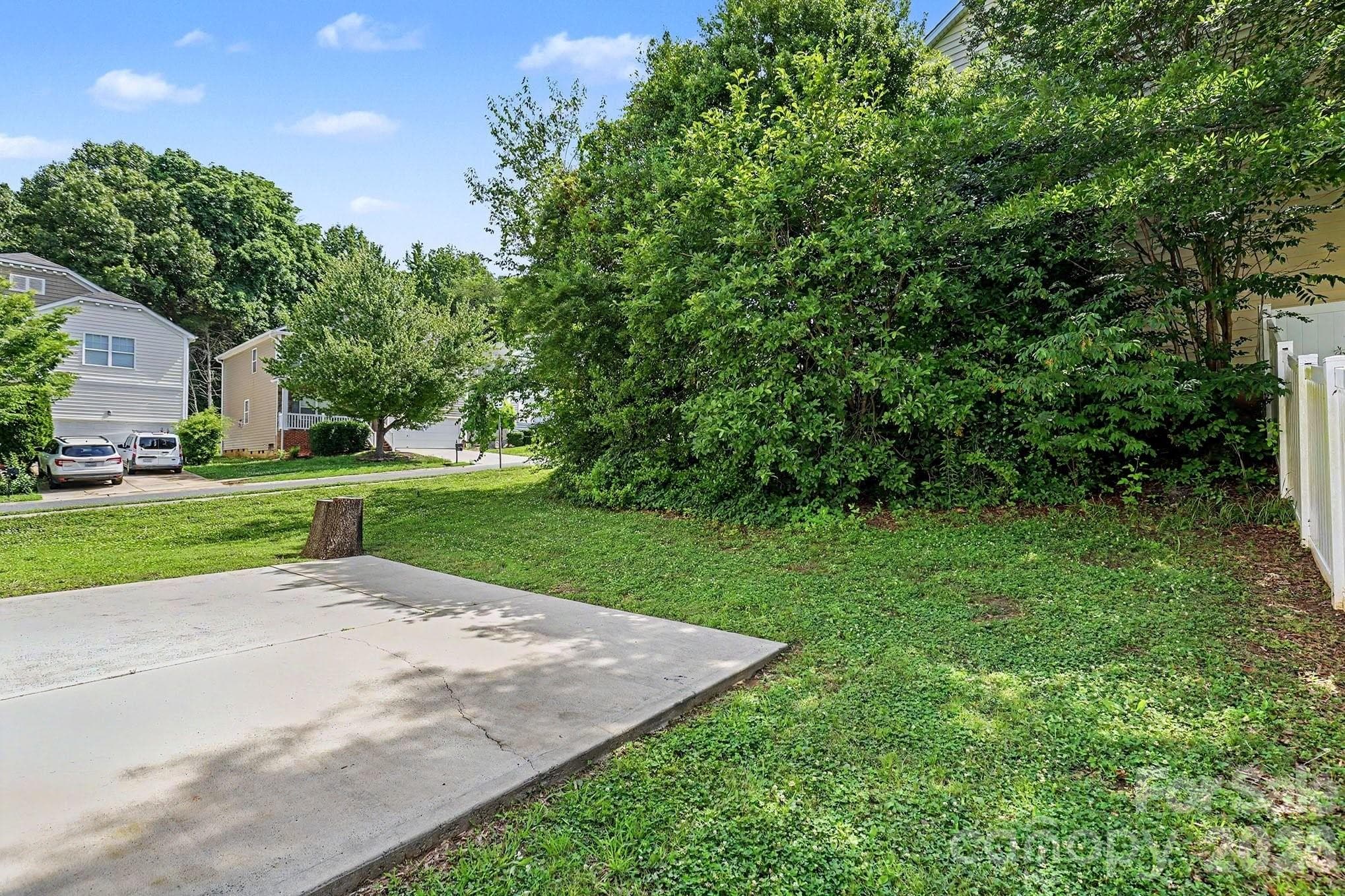 Single Family Residence at 5618 Stowe Derby Drive, Charlotte, photo 32 of 33