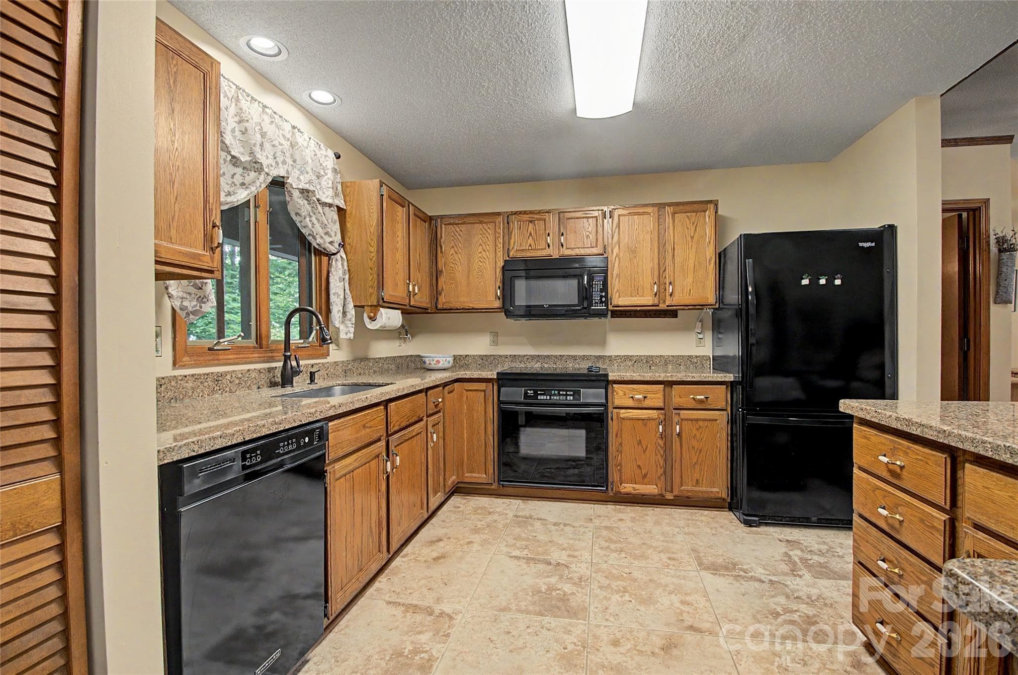 Single Family Residence at Horse Shoe, photo 16 of 52