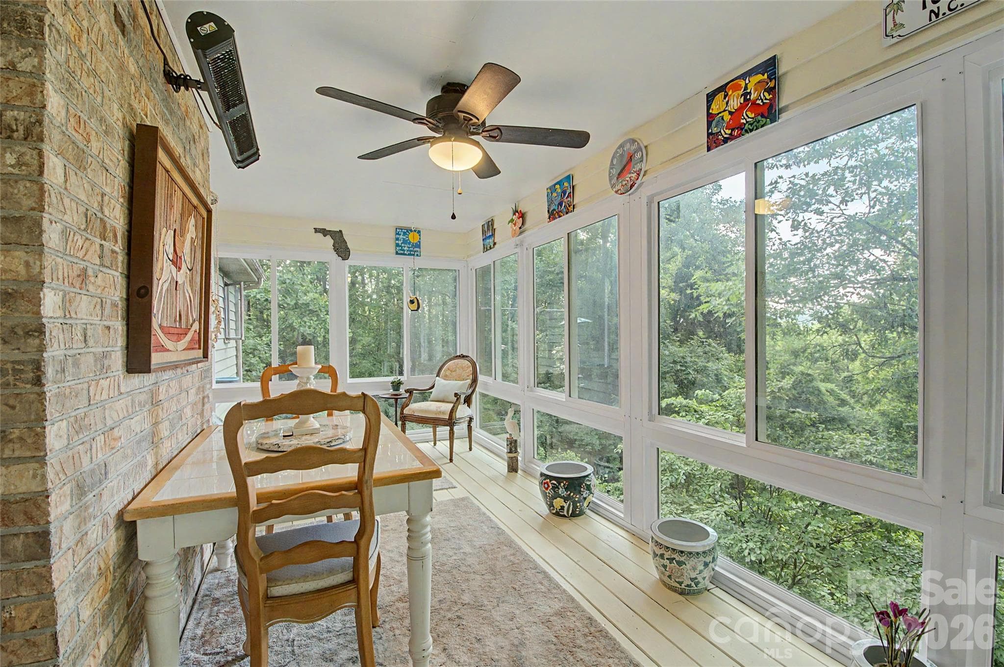 Sun Room, 10 x 19.4 - Horse Shoe