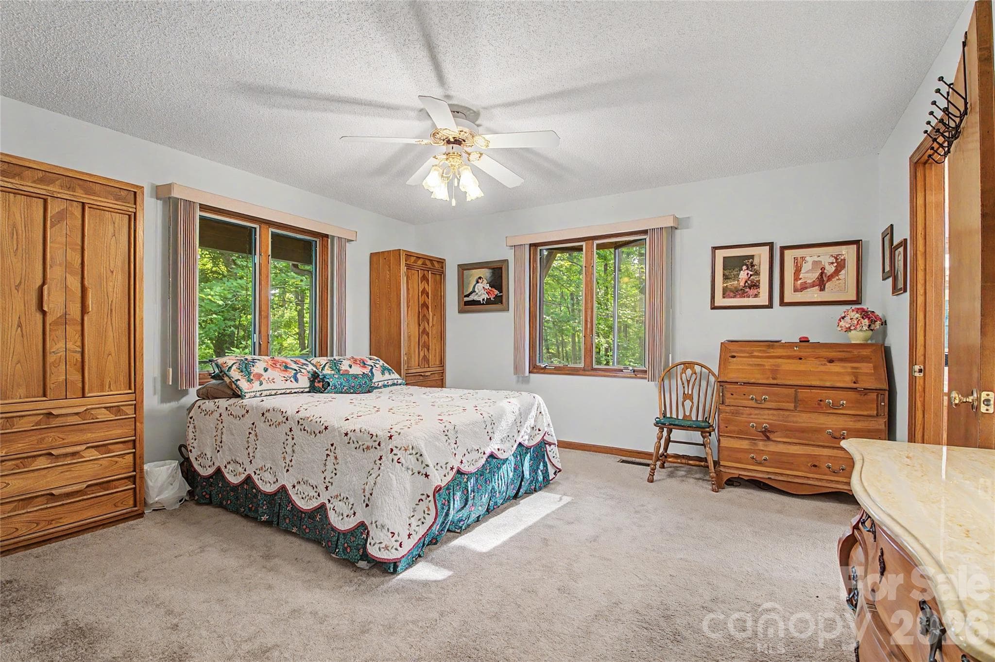 Primary Bedroom - Horse Shoe