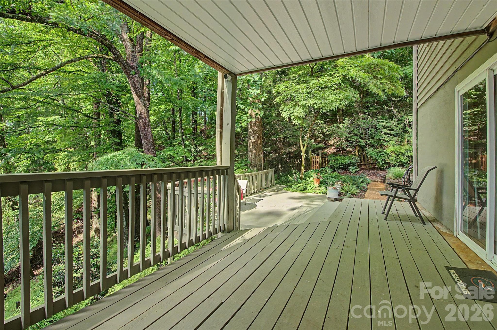 Lower Level Rear Decking - Horse Shoe