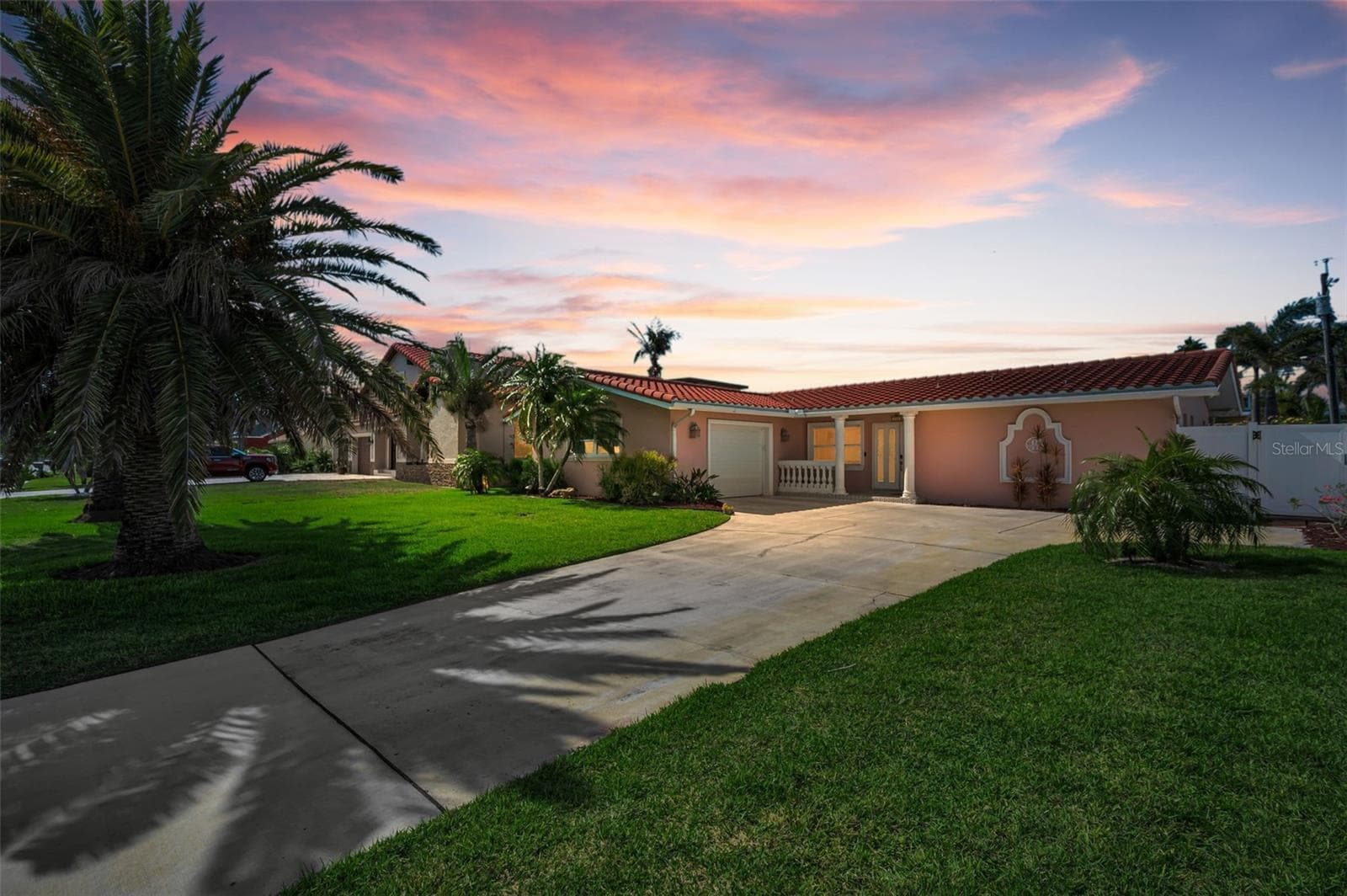 Single Family Residence at 111 17TH ST, BELLEAIR BEACH, photo 4 of 100