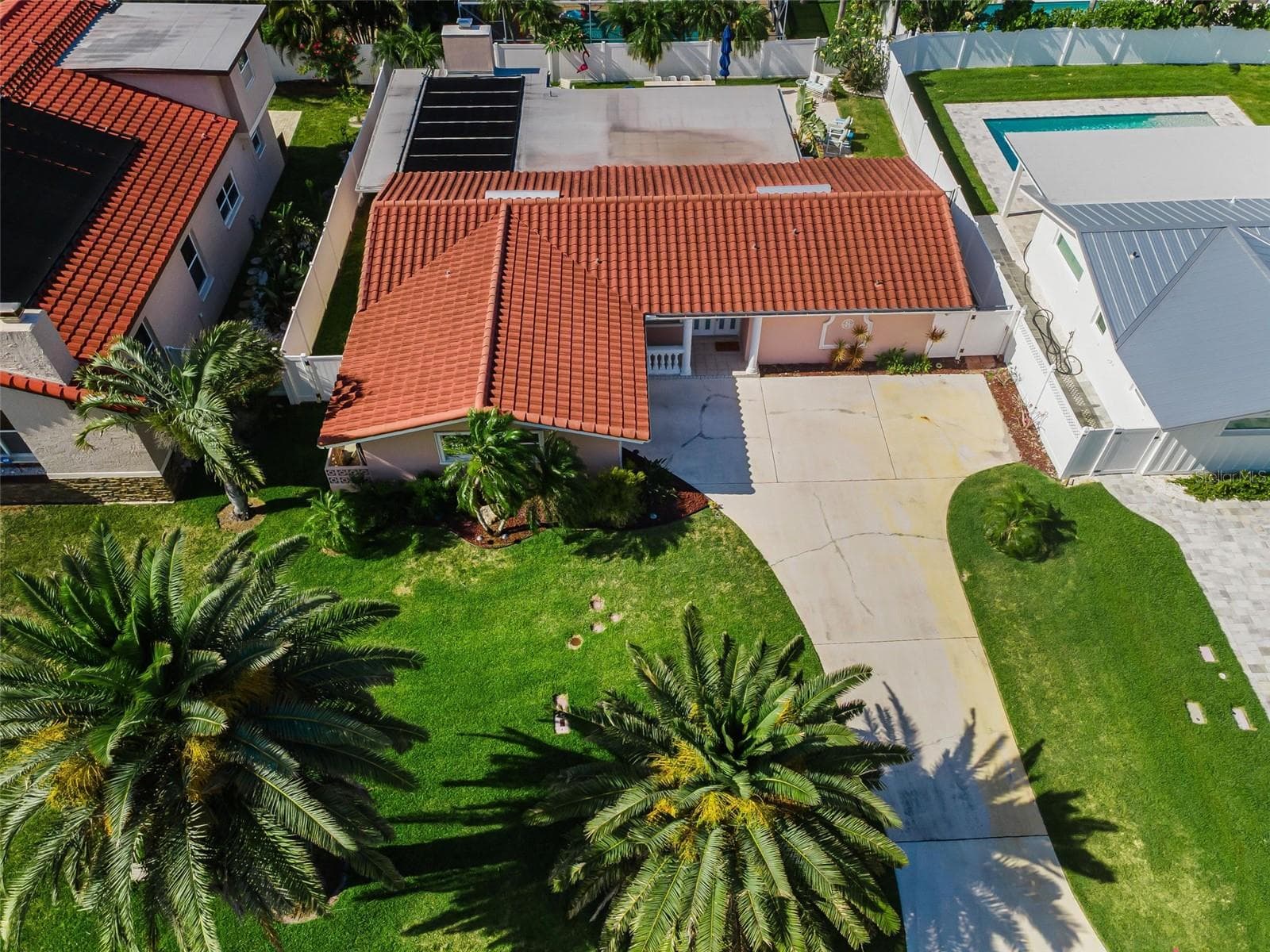 Single Family Residence at 111 17TH ST, BELLEAIR BEACH, photo 9 of 100
