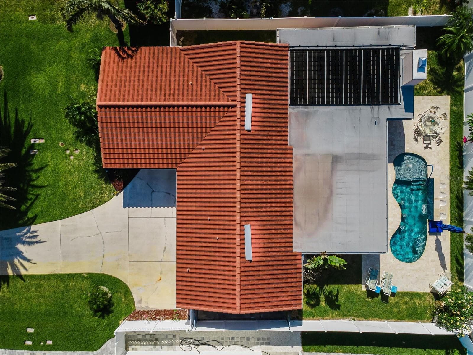 Single Family Residence at 111 17TH ST, BELLEAIR BEACH, photo 12 of 100