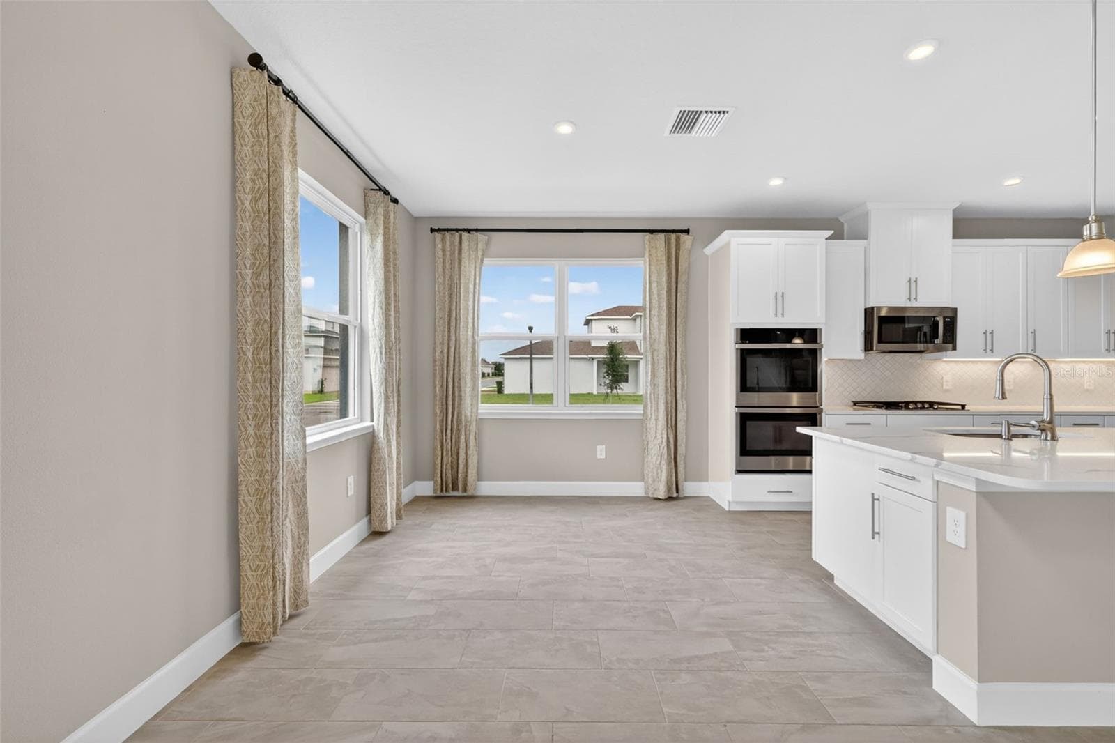 Dinette - 3894 CAPITAL REEF WAY, APOPKA