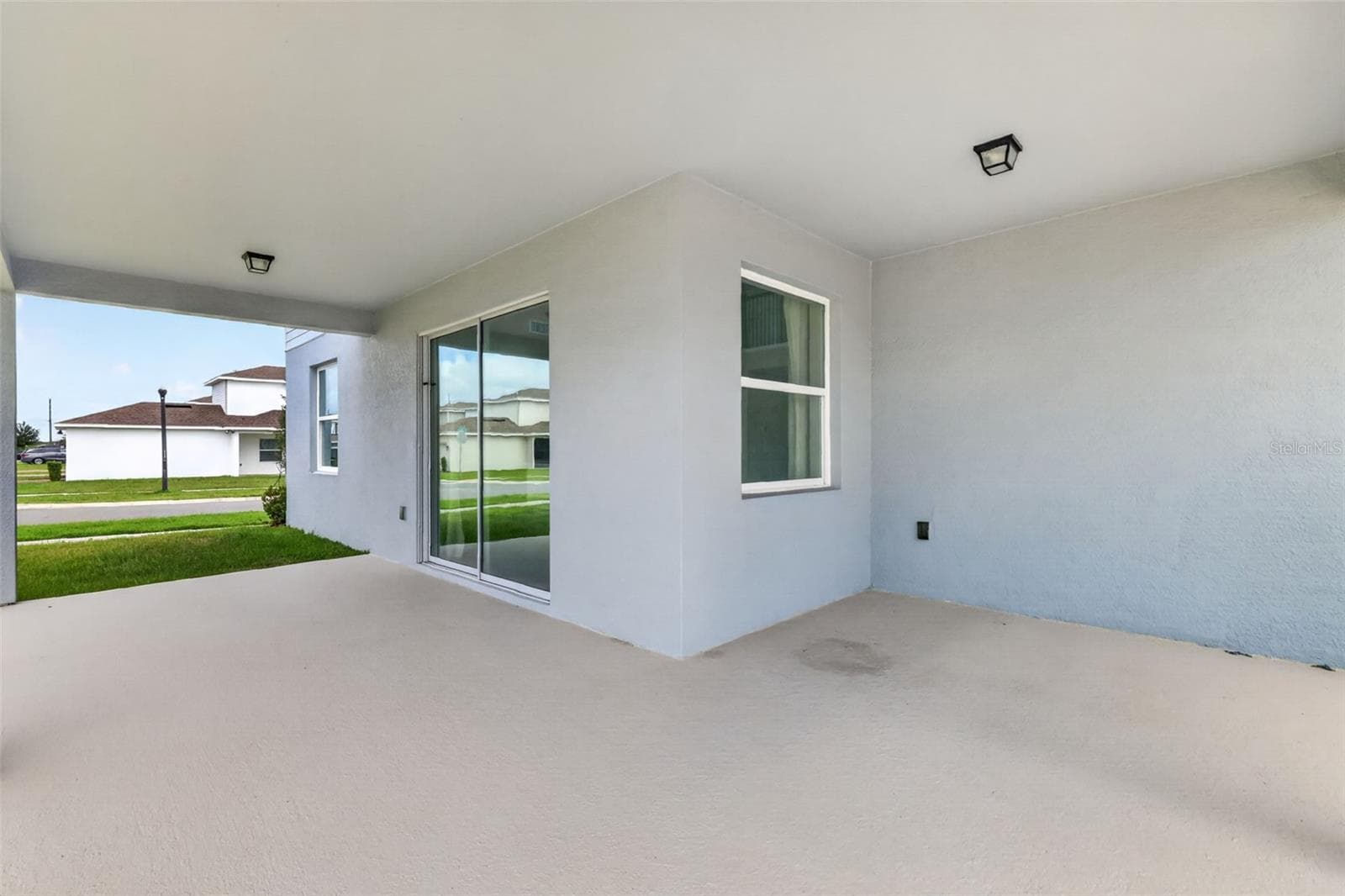 Back covered porch - 3894 CAPITAL REEF WAY, APOPKA