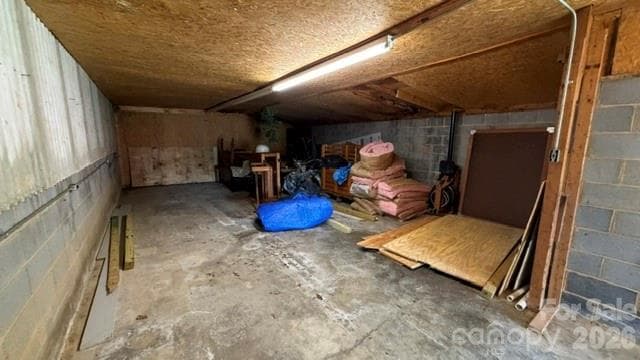 Right side back area - 68 Circle Drive, Marion