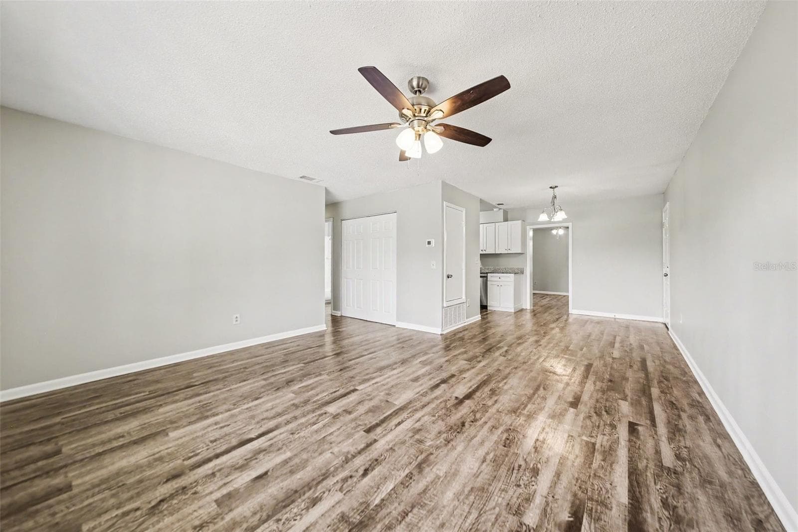 Single Family Residence at 4814 BLARNEY DR, ORLANDO, photo 2 of 20