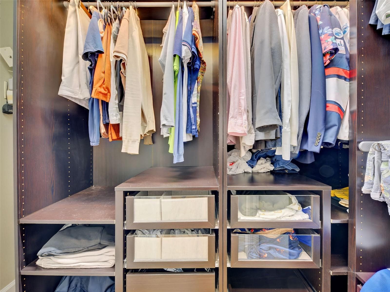 The primary bedroom has 2 closets. - 5026 HANGING MOSS LN, SARASOTA