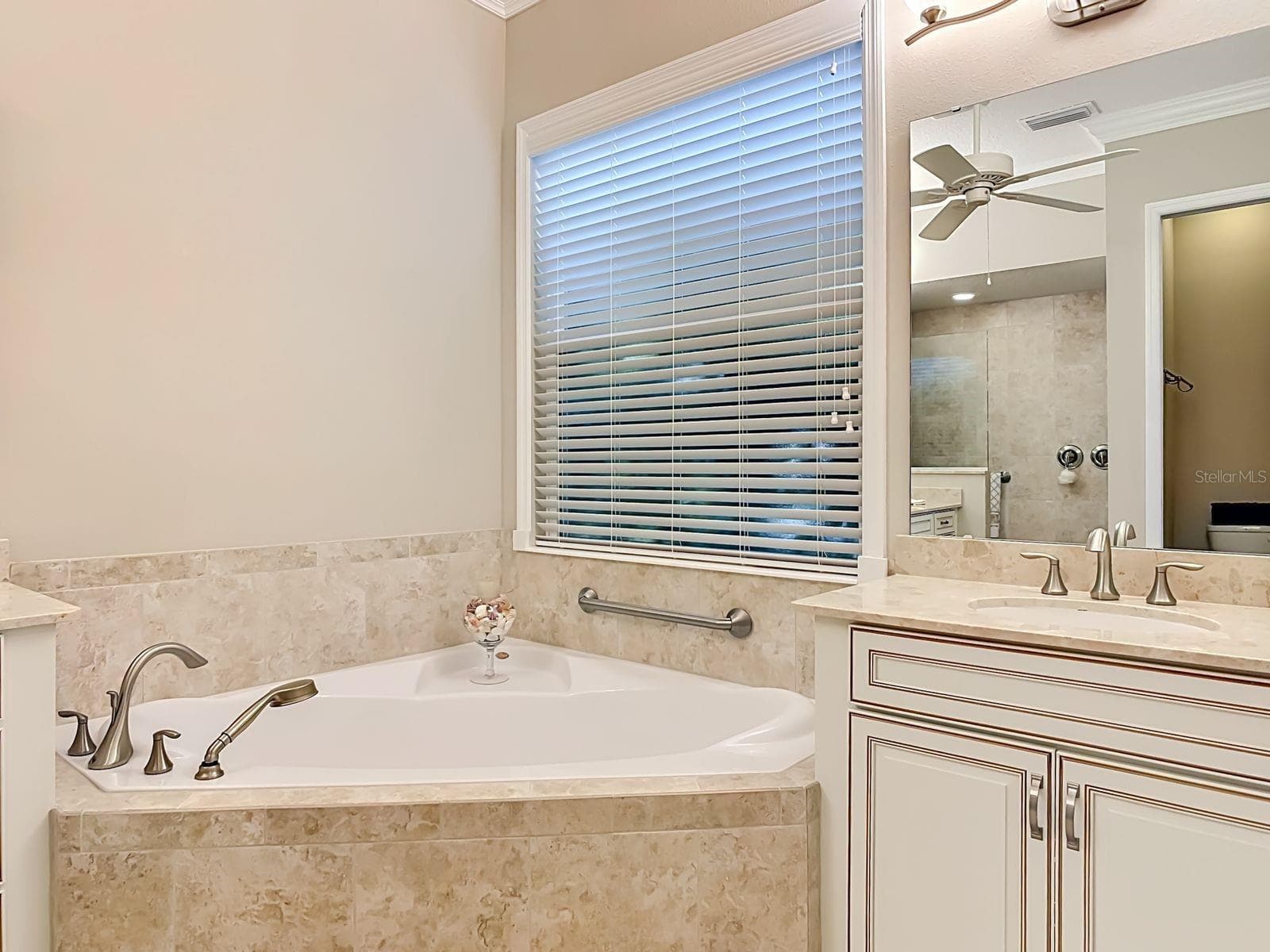 Primary Bath - 8461 BRIDGEPORT BAY CIR, MOUNT DORA