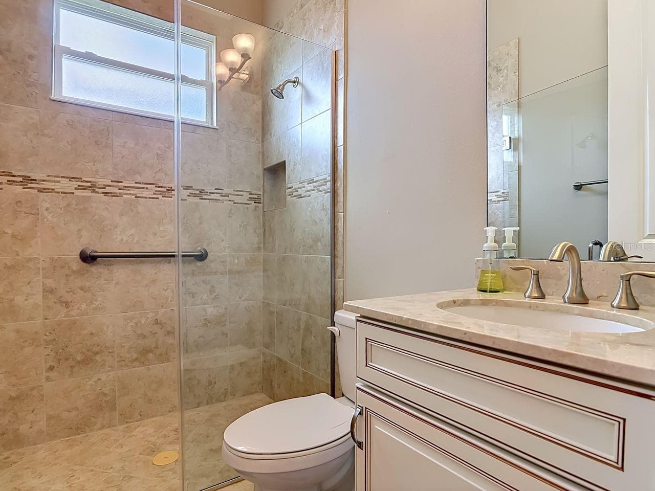 Bathroom 2 - 8461 BRIDGEPORT BAY CIR, MOUNT DORA