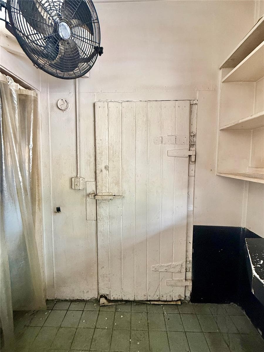 Walk-in cooler - 503 PALMETTO ST, EUSTIS
