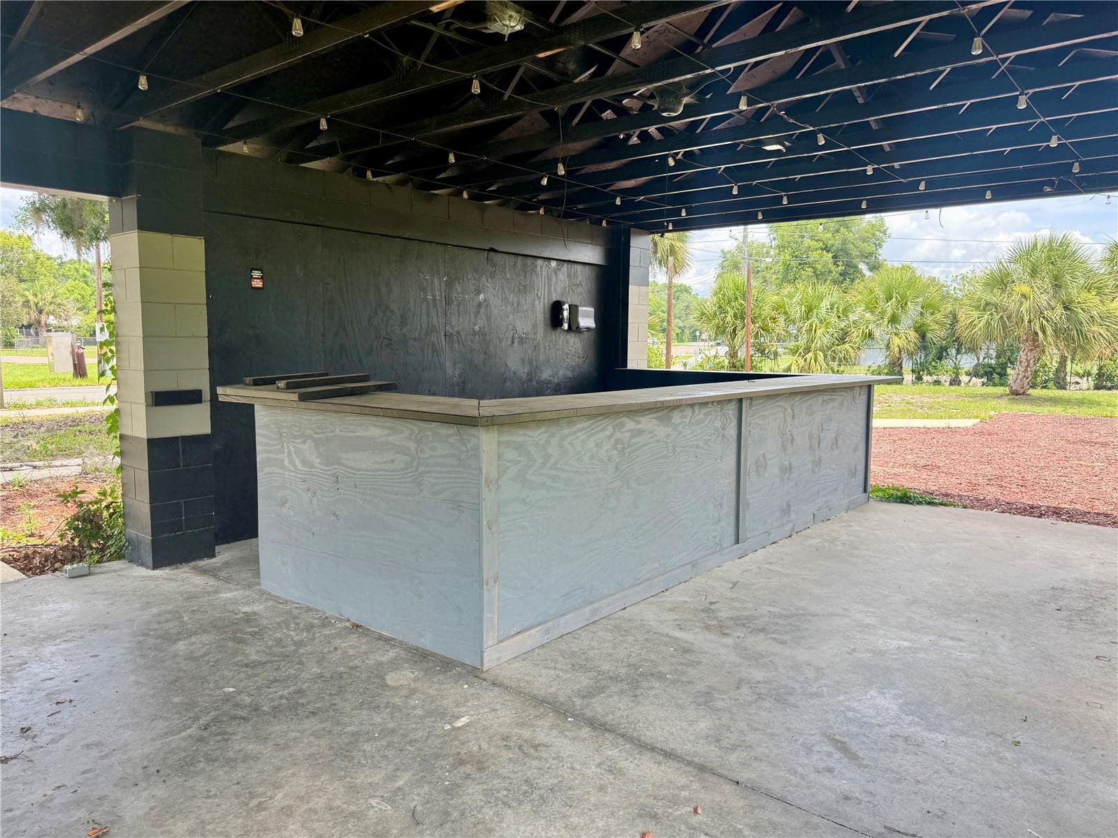 Picnic pavilion - PALMETTO ST, EUSTIS