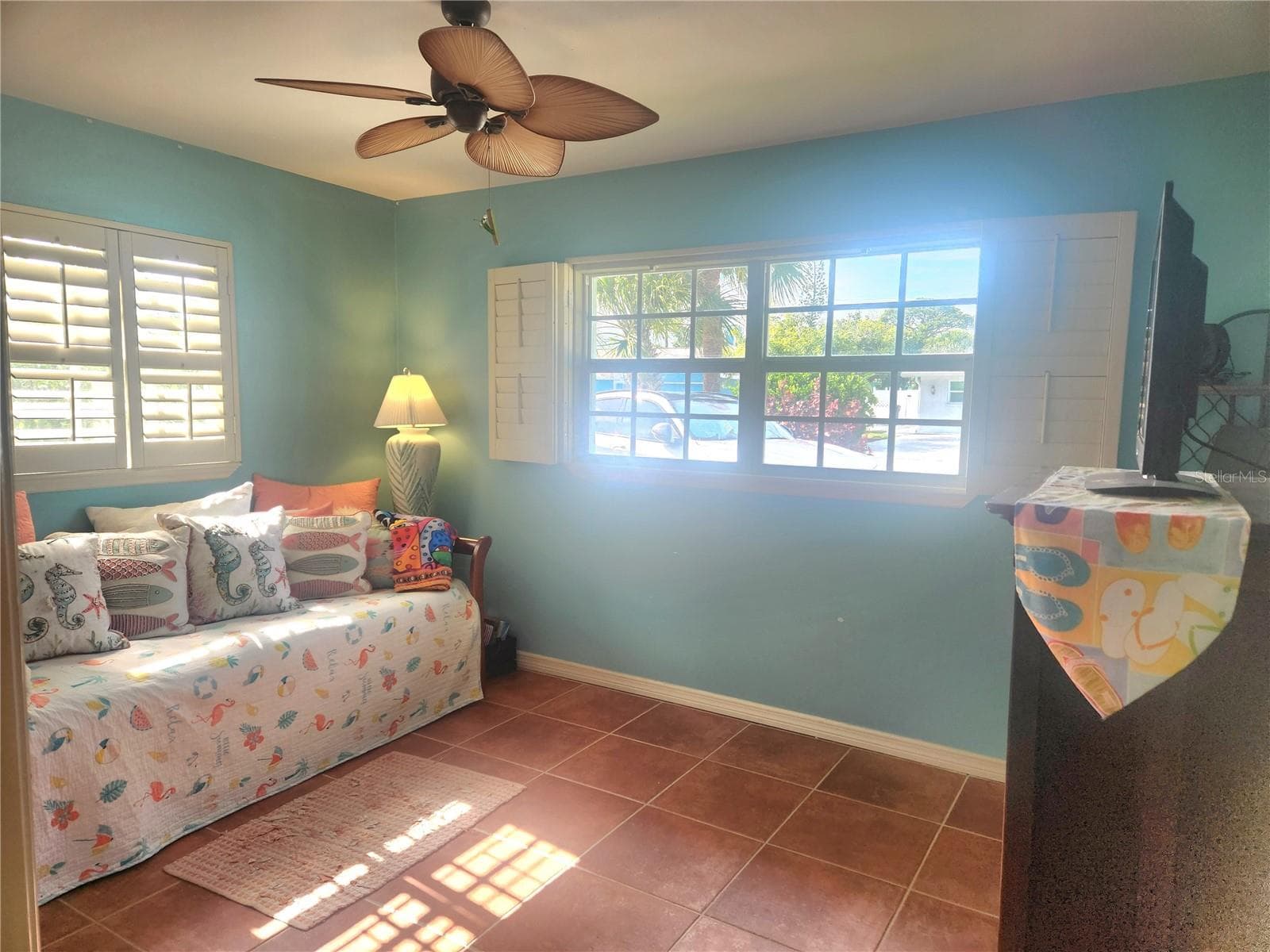 Spacious Bedroom with plantation shutters - 316 ALBA ST E, VENICE