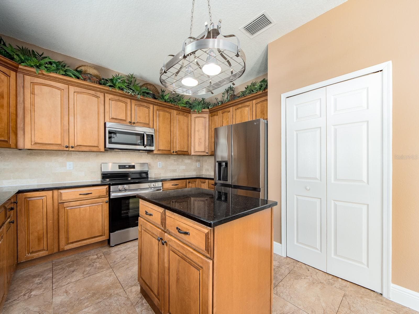 Kitchen - 3256 BENTLEY DR, PALM HARBOR