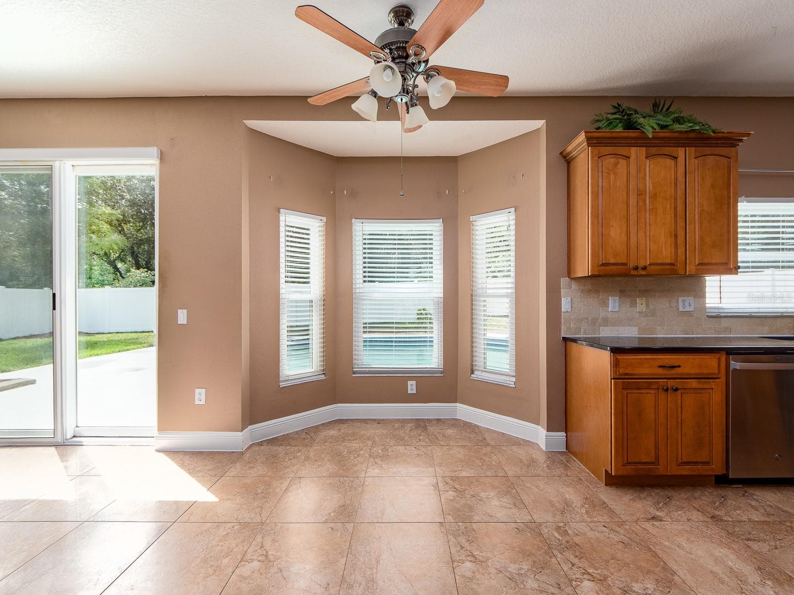 Breakfast nook - 3256 BENTLEY DR, PALM HARBOR