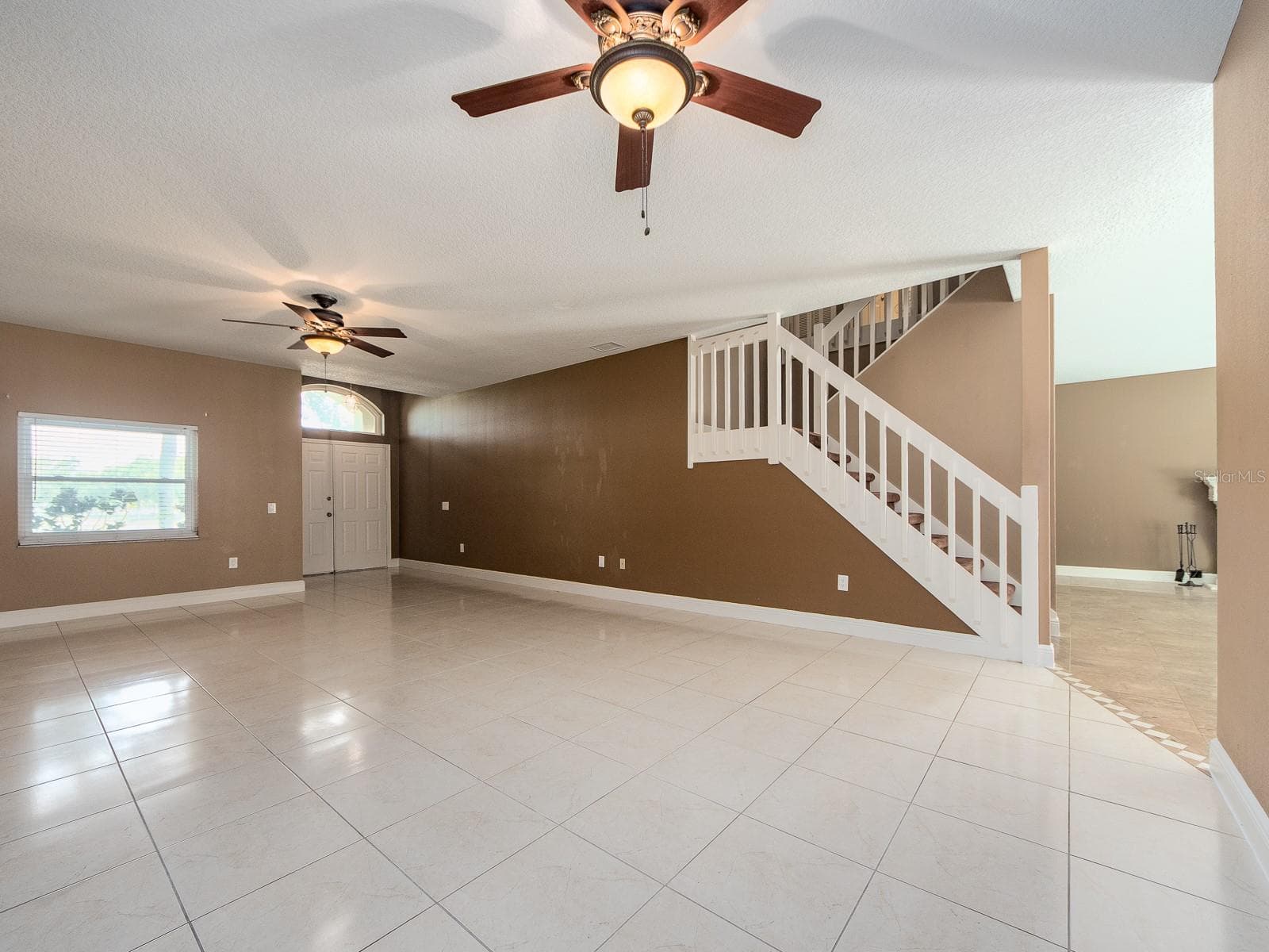 Dining area/living room - 3256 BENTLEY DR, PALM HARBOR