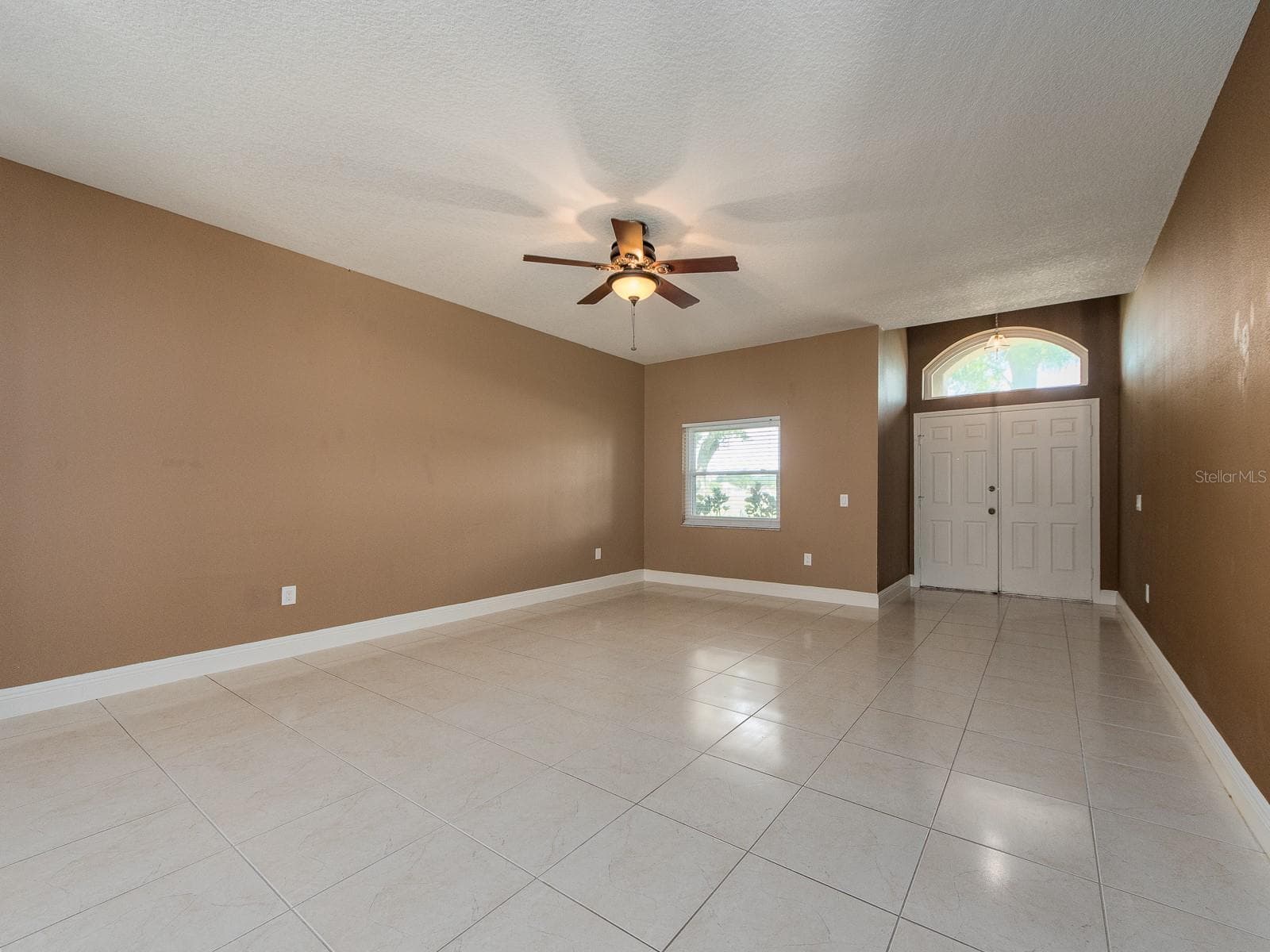 Living room - 3256 BENTLEY DR, PALM HARBOR