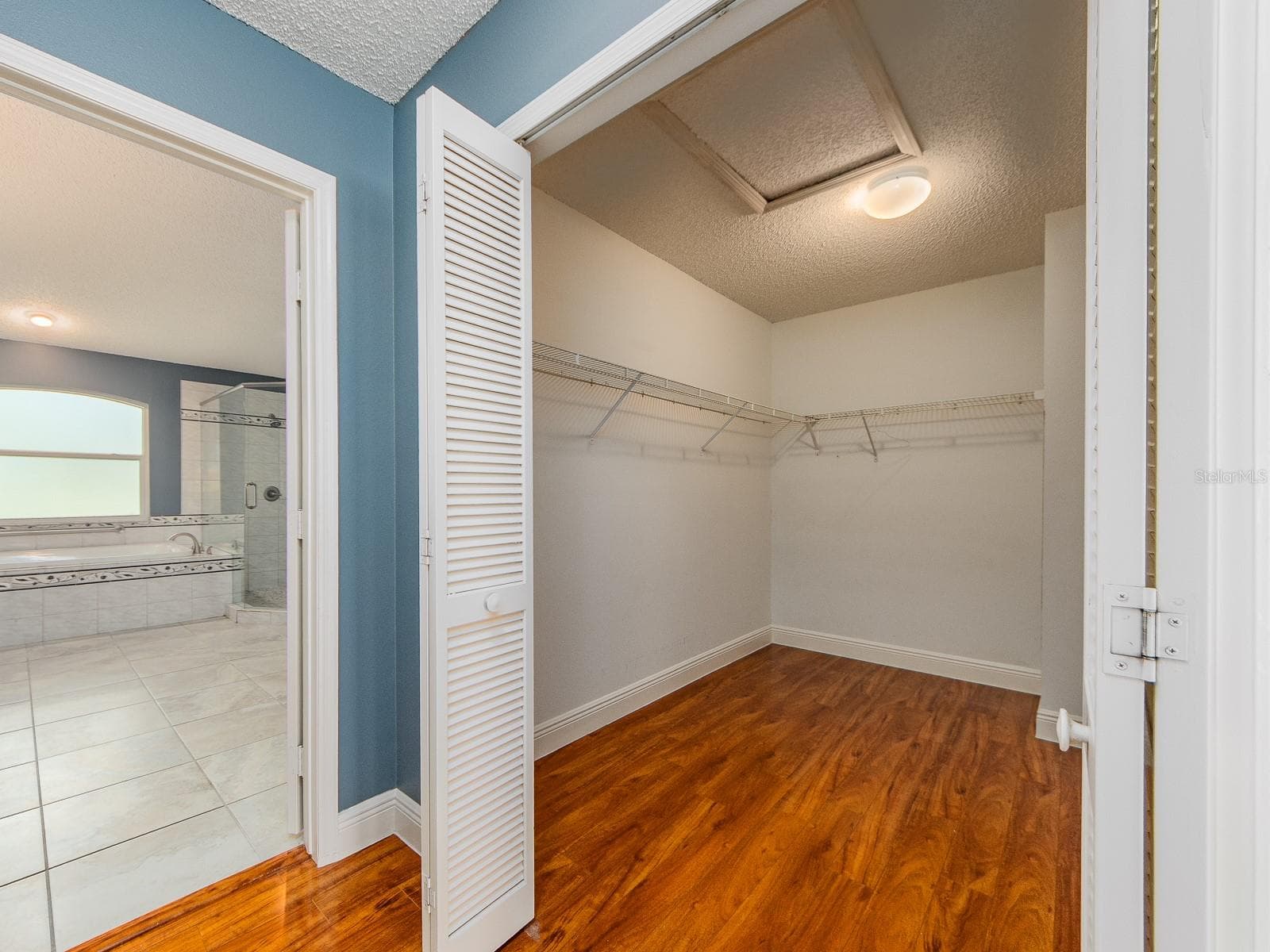 Primary suite - Walk in closet - 3256 BENTLEY DR, PALM HARBOR