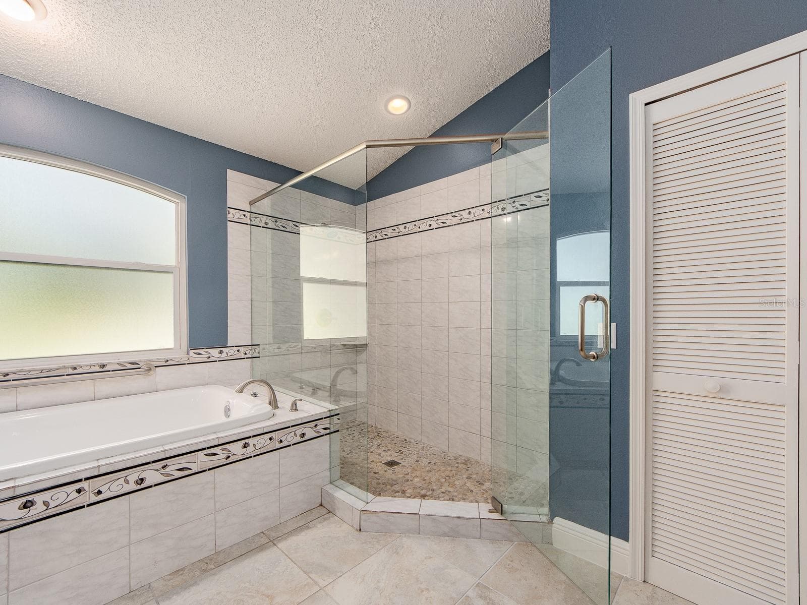 Primary bath - 3256 BENTLEY DR, PALM HARBOR