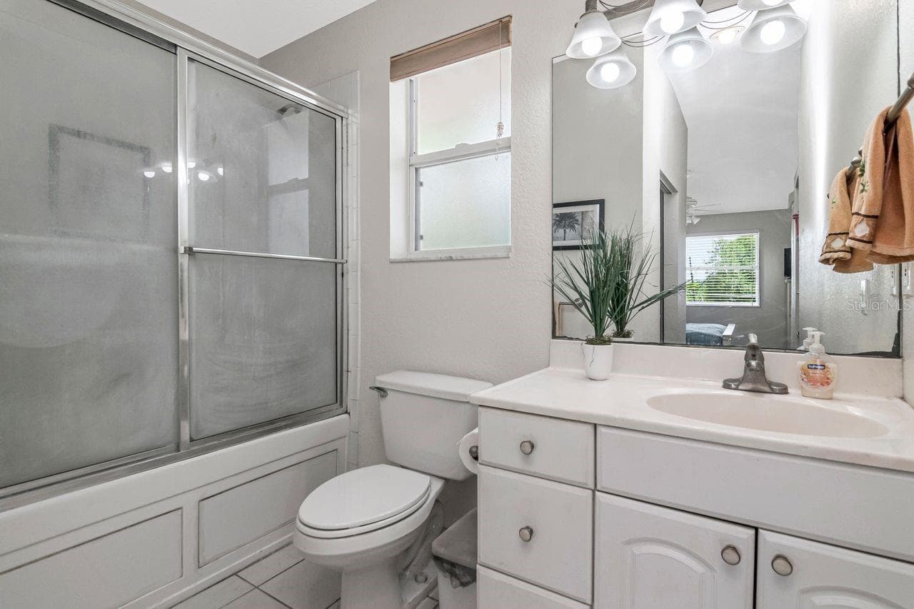 MASTER BATH - 10532 67TH AVE, SEMINOLE